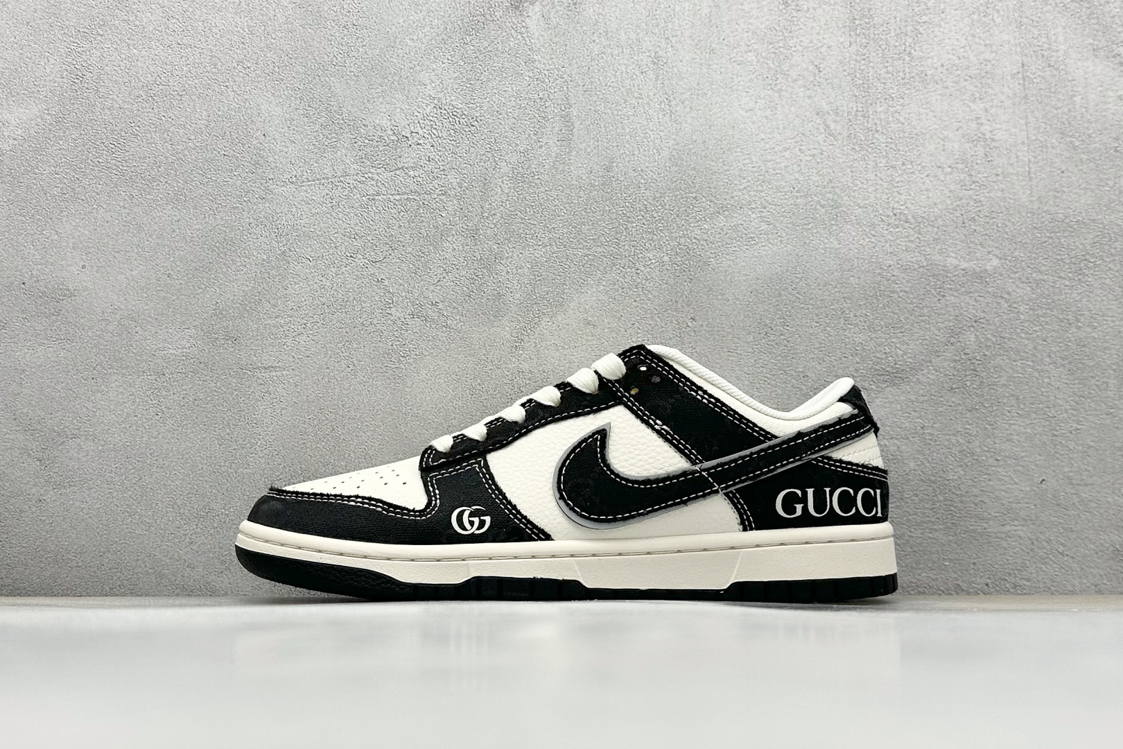  
Nike SB Dunk Low x GUCCI  黑白
纯原大厂出品 极力推荐
原装头层材料 独家