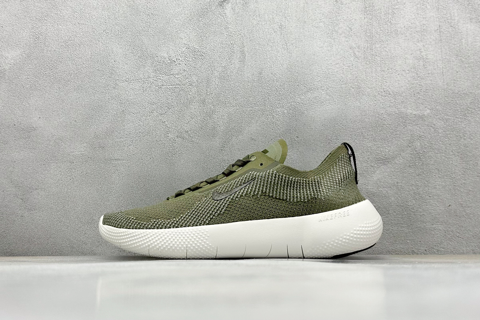  
Nike Free 2025 耐克新款飞织面
透气缓震运动跑鞋 官方同步出货 
飞织鞋面提供出色的弹
