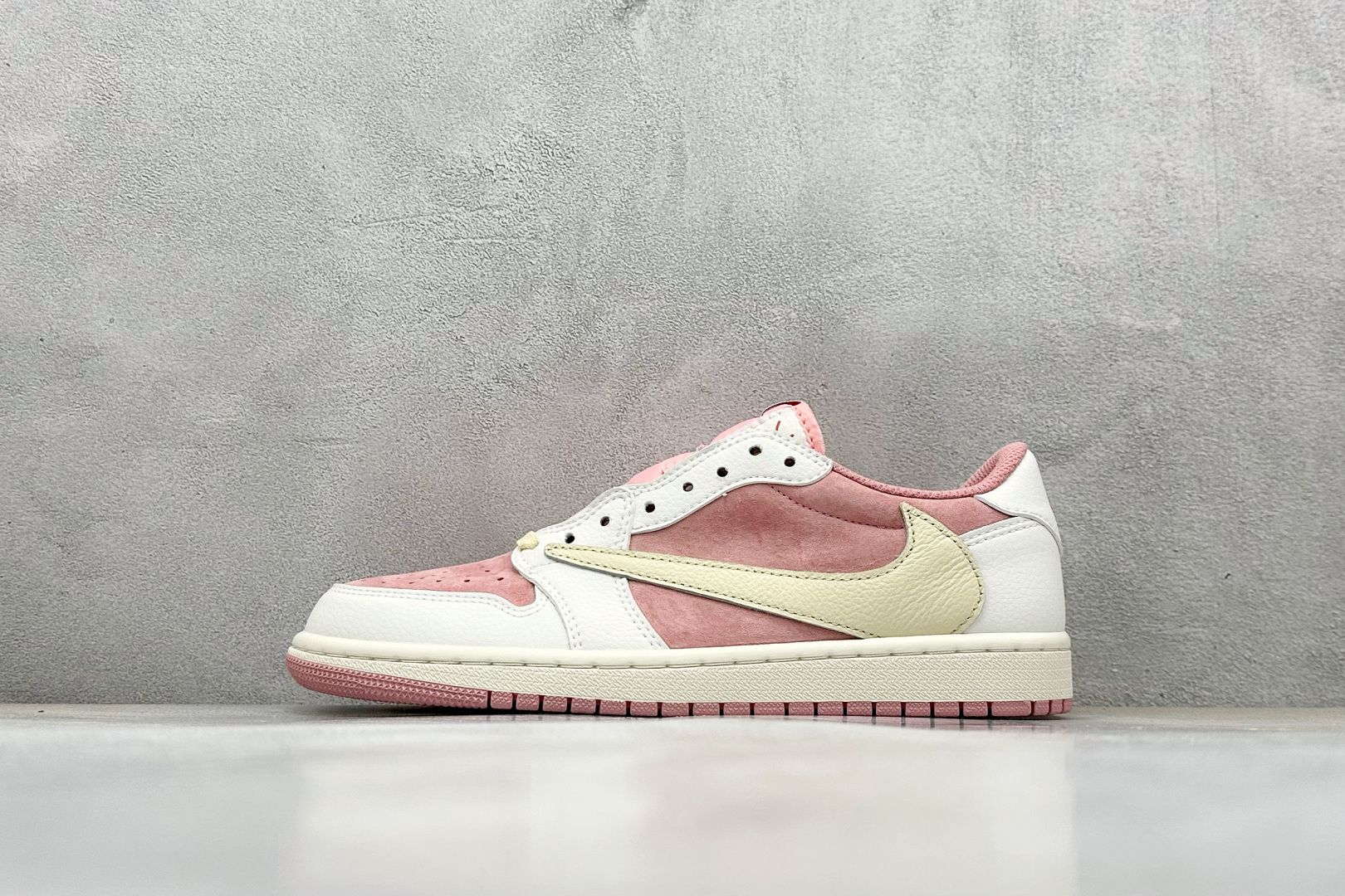 终端放店
F性价比 Travis Scott x Air Jordan AJ1 Low OG SP T