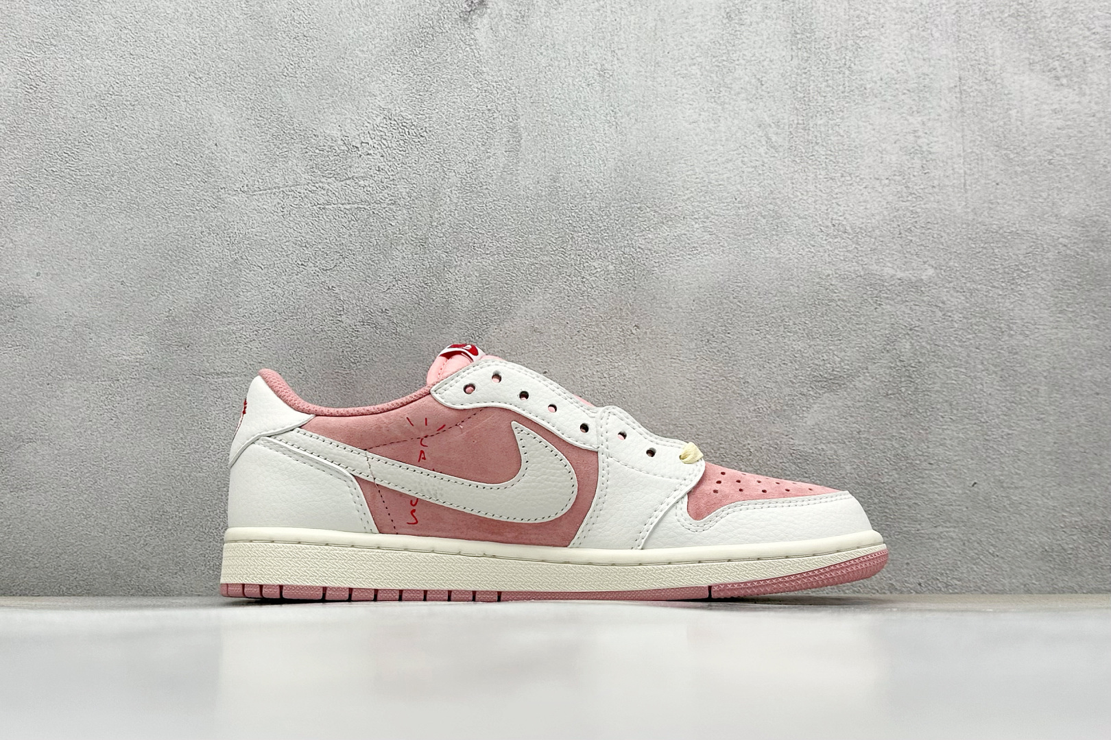 终端放店
F性价比 Travis Scott x Air Jordan AJ1 Low OG SP T