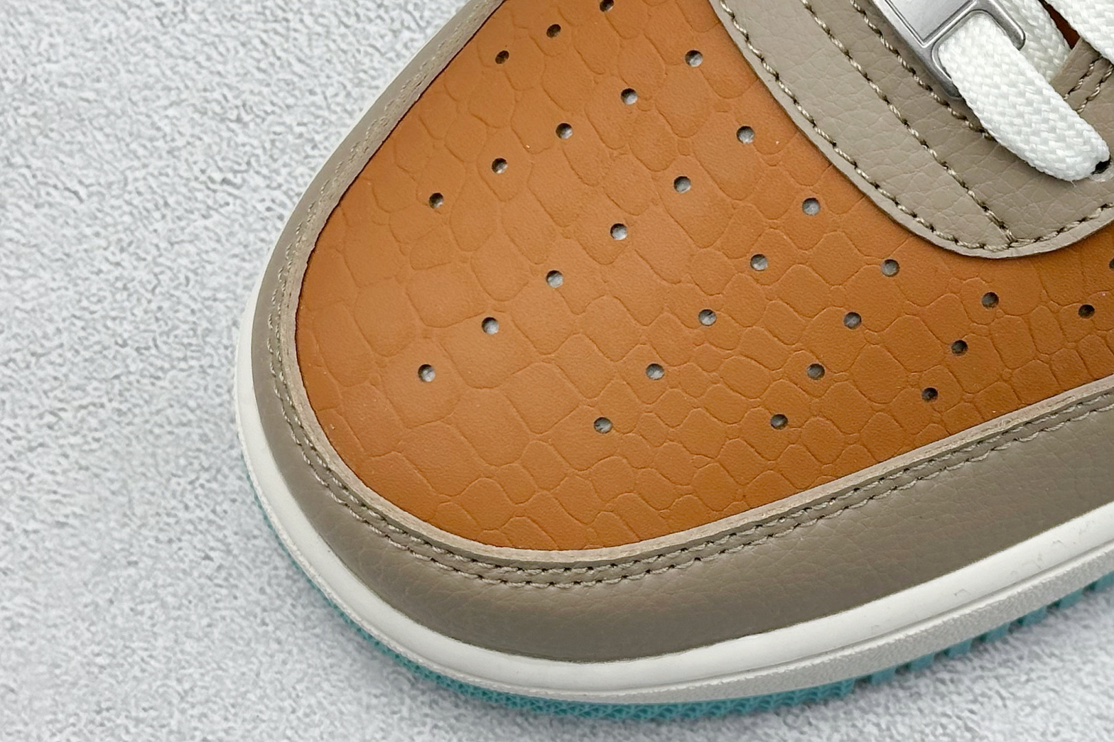  终端放店
SC版 Nike Air Force 1'07 Low TS联名 灰棕小白勾 空军一号低帮休