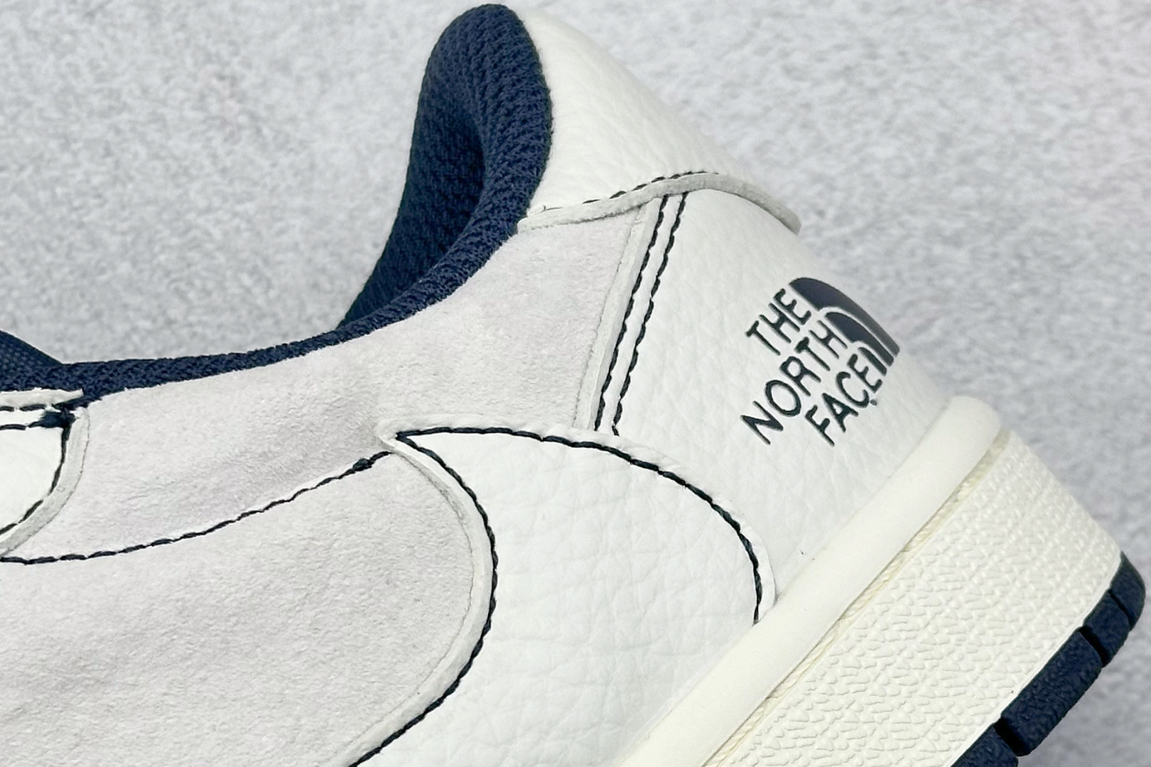 终端放店
SC版 Travis Scott x Fragment Design x Air Jorda