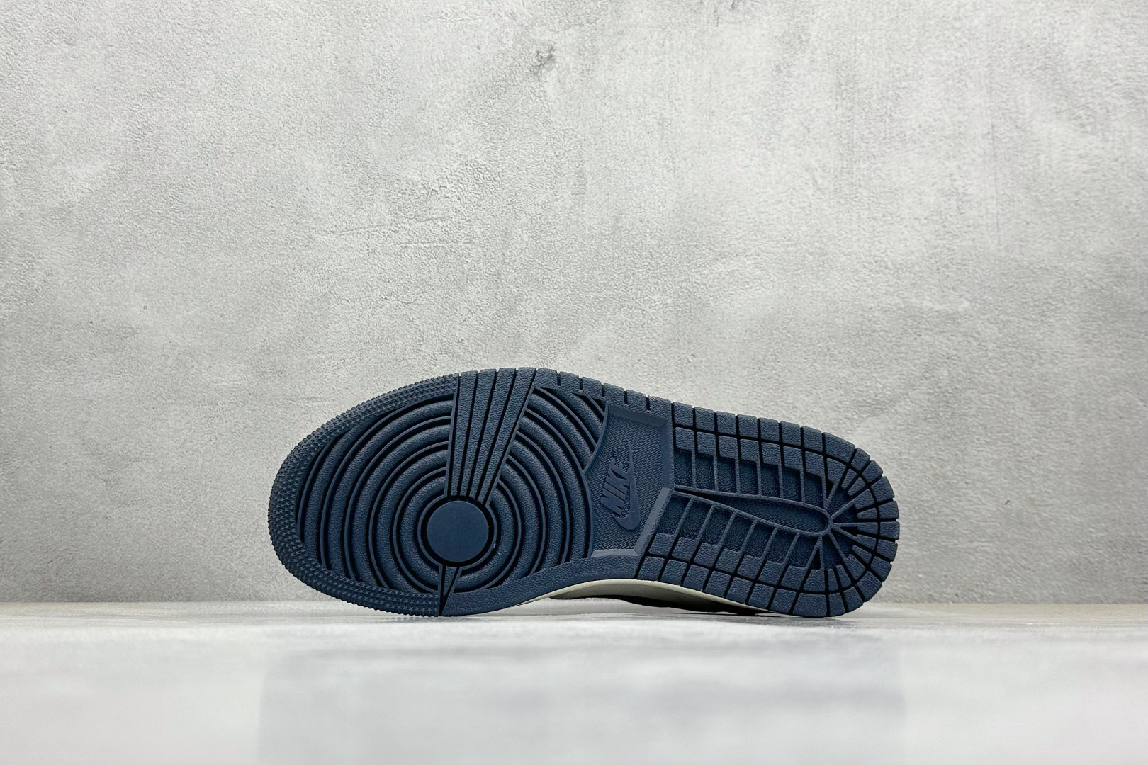 终端放店
SC版 Travis Scott x Fragment Design x Air Jorda