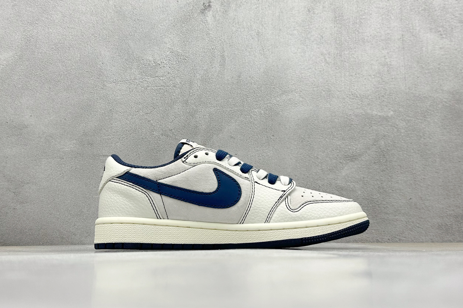 终端放店
SC版 Travis Scott x Fragment Design x Air Jorda