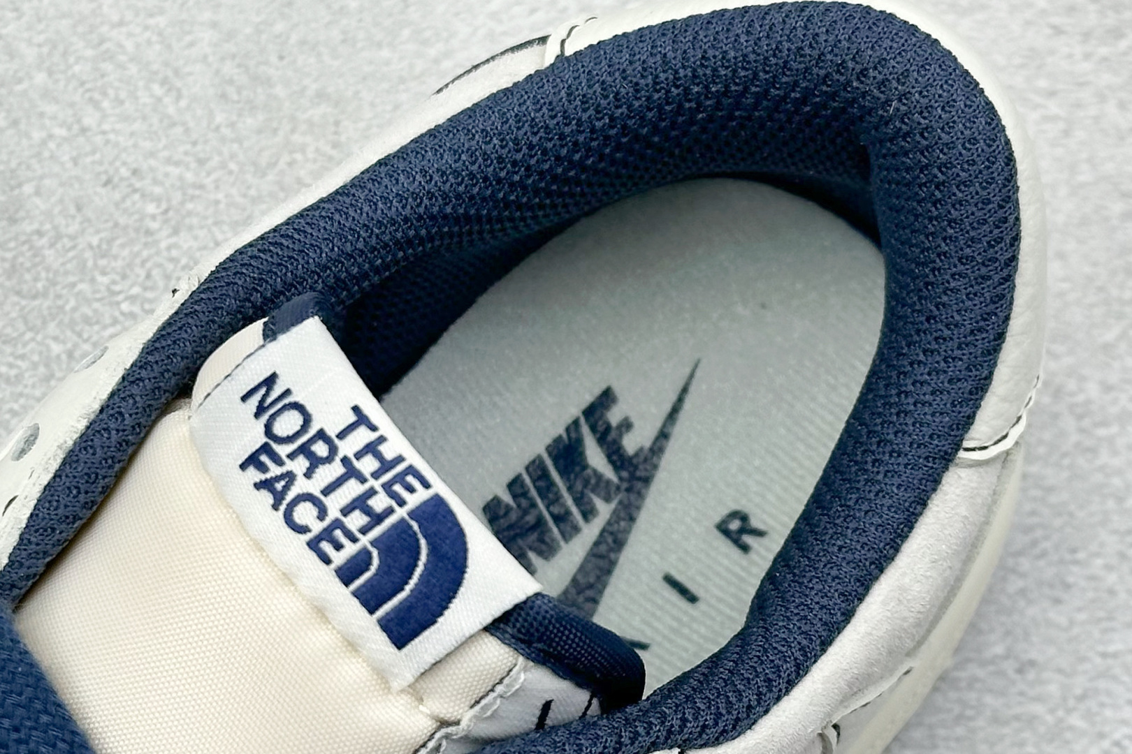 终端放店
SC版 Travis Scott x Fragment Design x Air Jorda