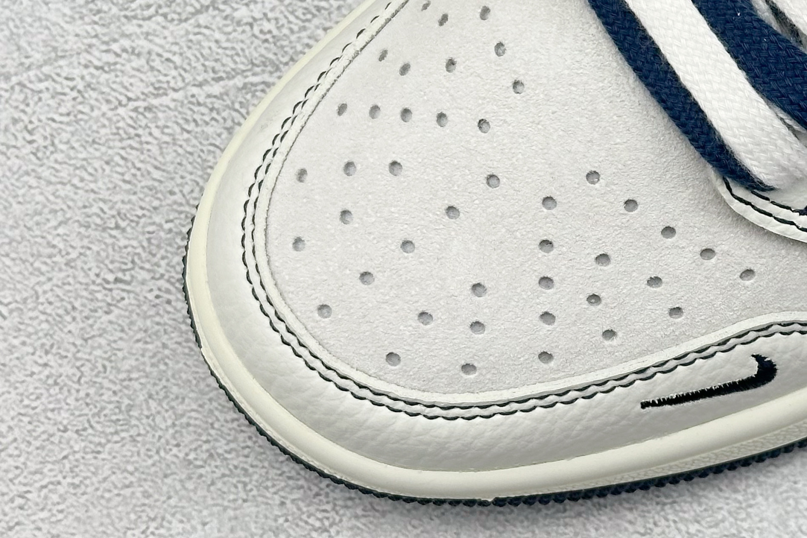 终端放店
SC版 Travis Scott x Fragment Design x Air Jorda