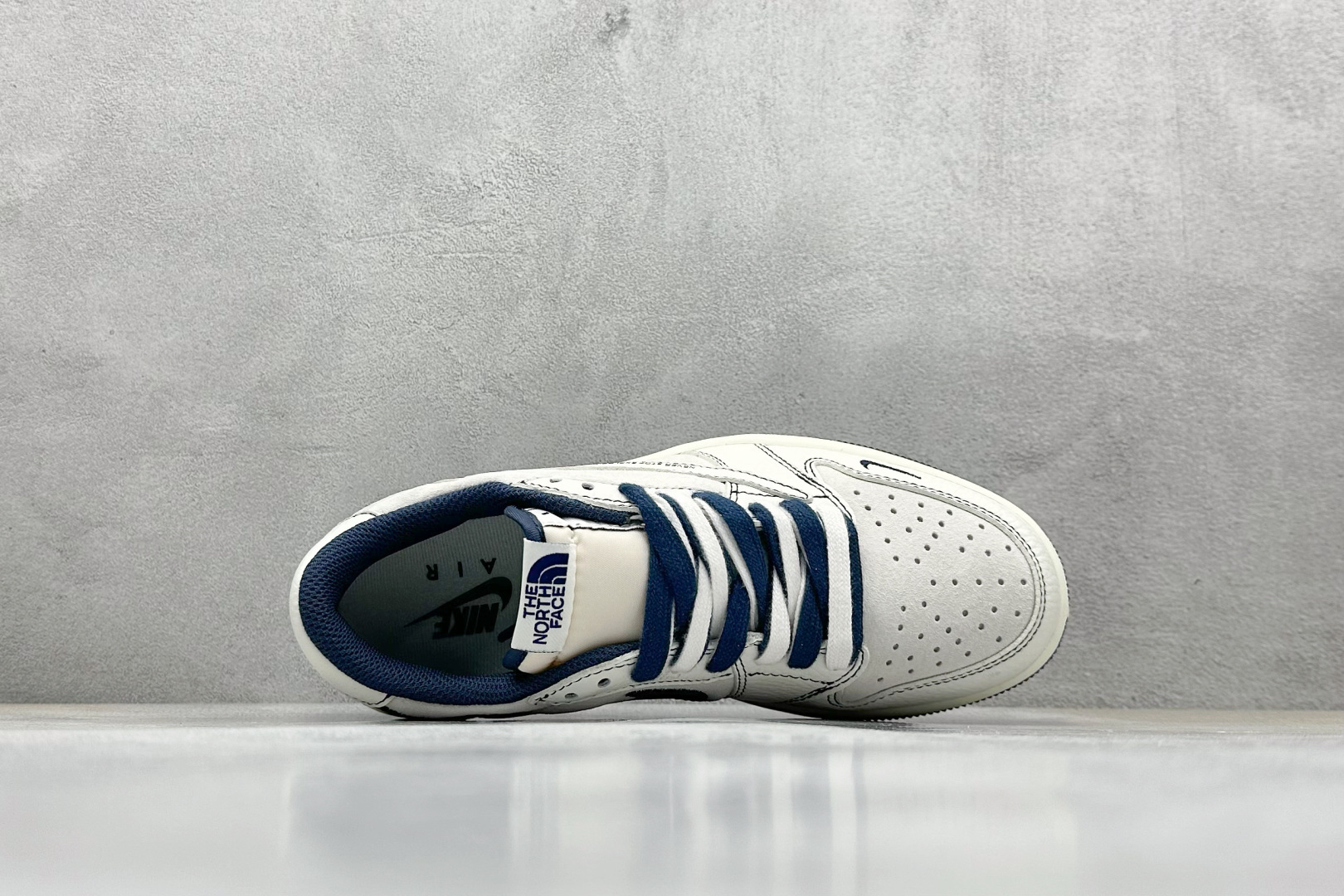 终端放店
SC版 Travis Scott x Fragment Design x Air Jorda