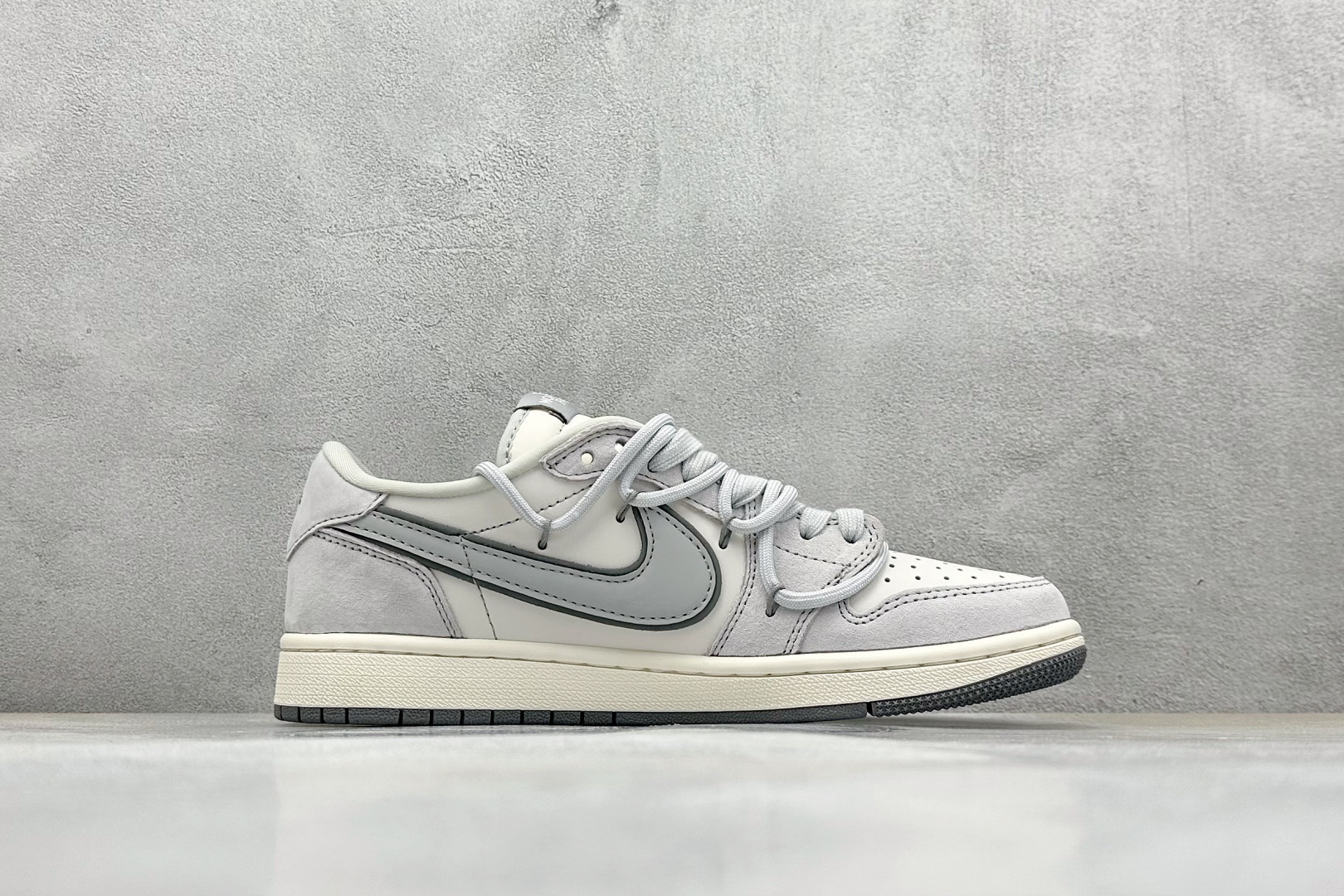 终端放店
XC版 Travi Scott x Fragment Design x Air Jordan