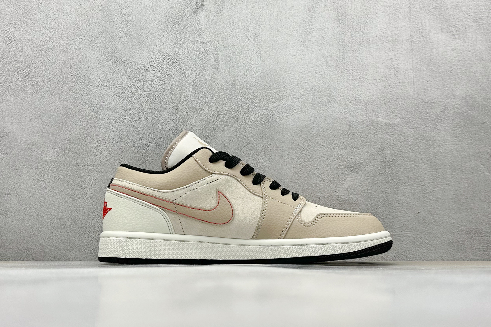  终端放店
XC版 Nike Jordan Air Jordan 1“北面联名——露褐”  高端定制 低