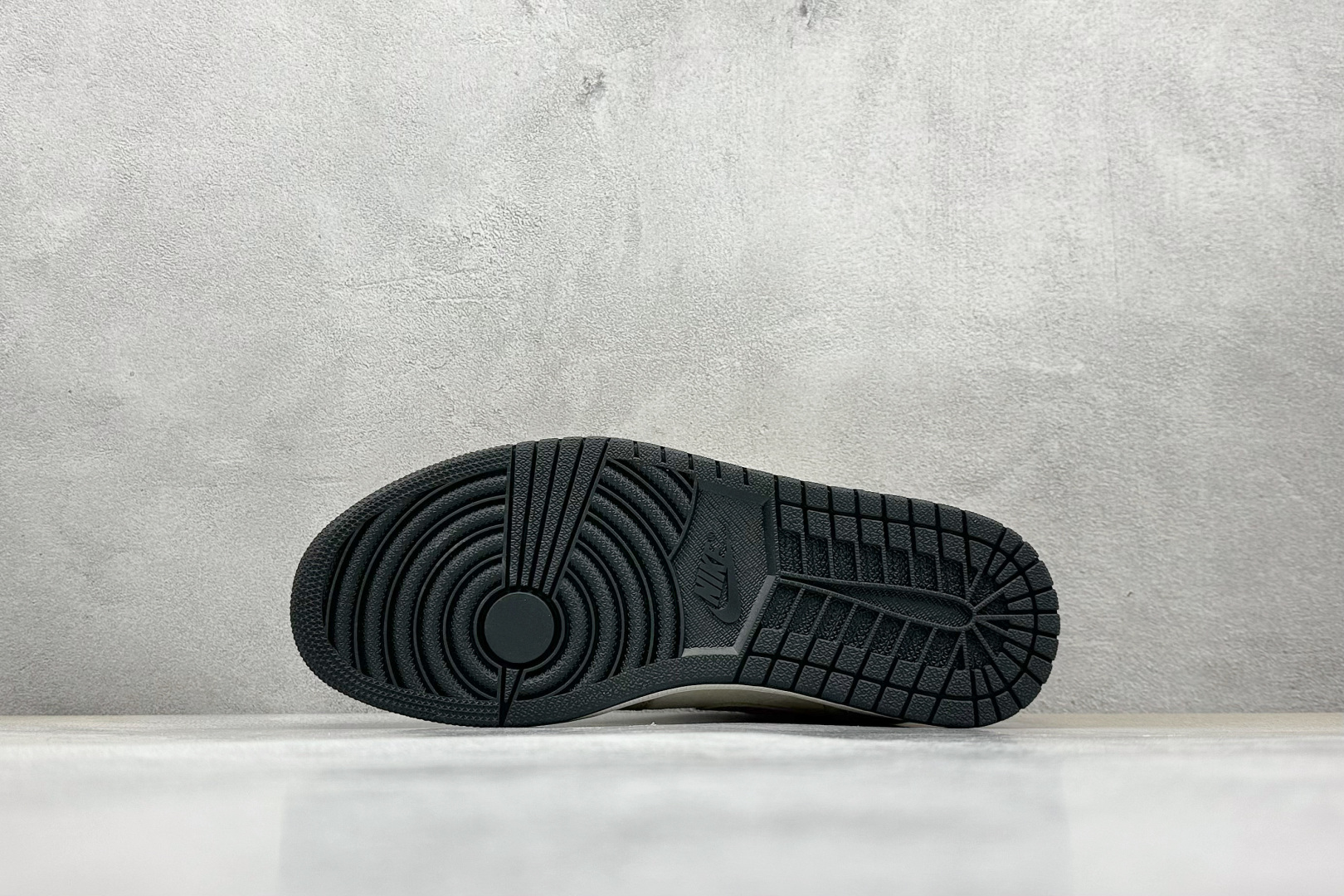  终端放店
XC版 Nike Jordan Air Jordan 1“北面联名——露褐”  高端定制 低