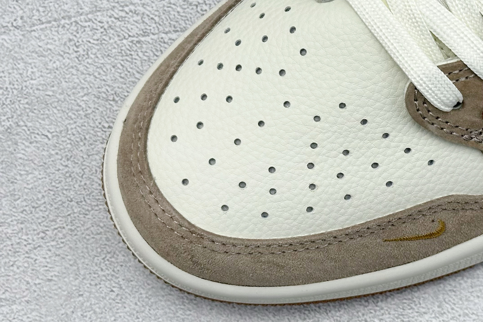 终端放店
XC版 Travis Scott x Fragment Design x Air Jorda