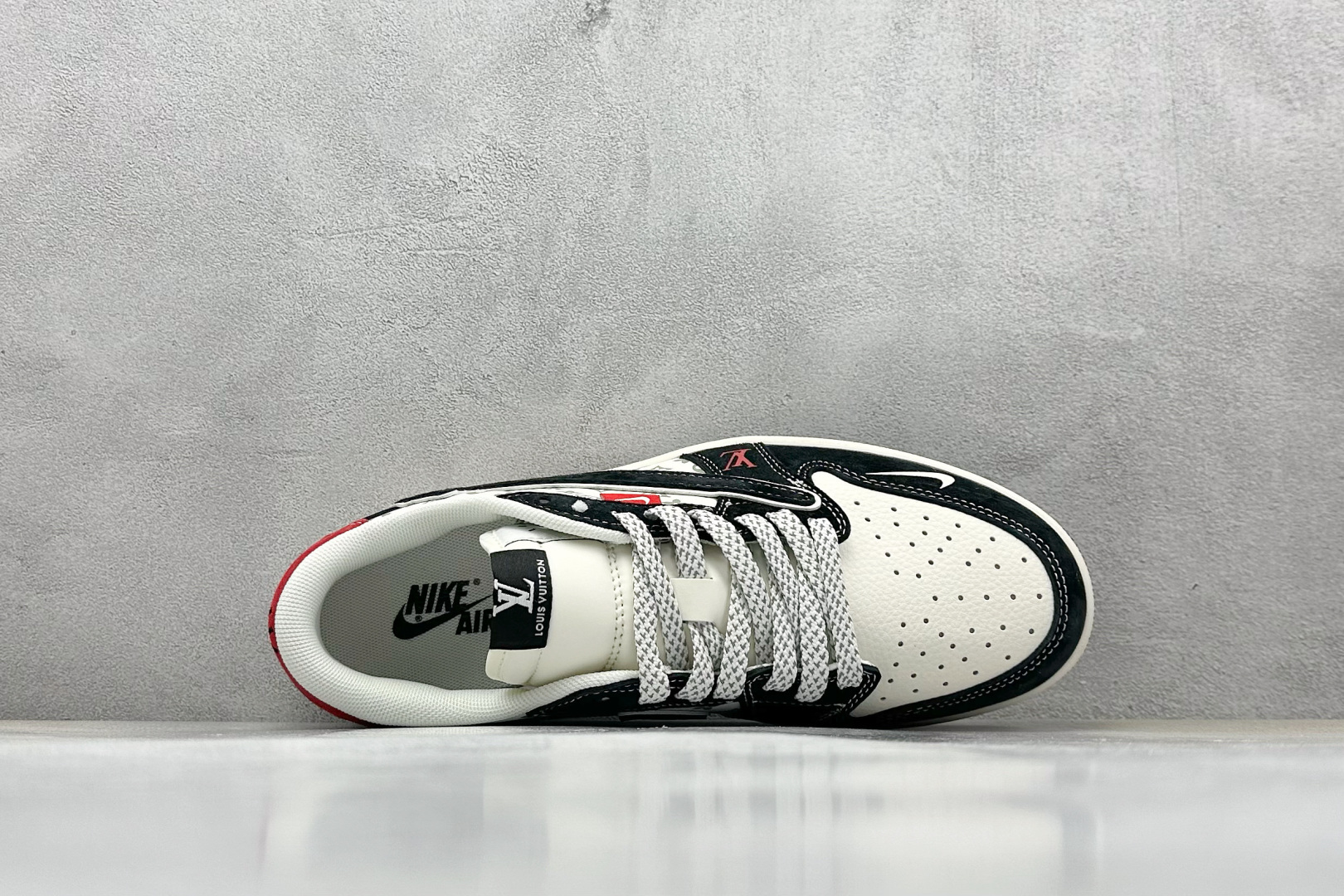 终端放店
XC版 Travis Scott x Fragment Design x Air Jorda