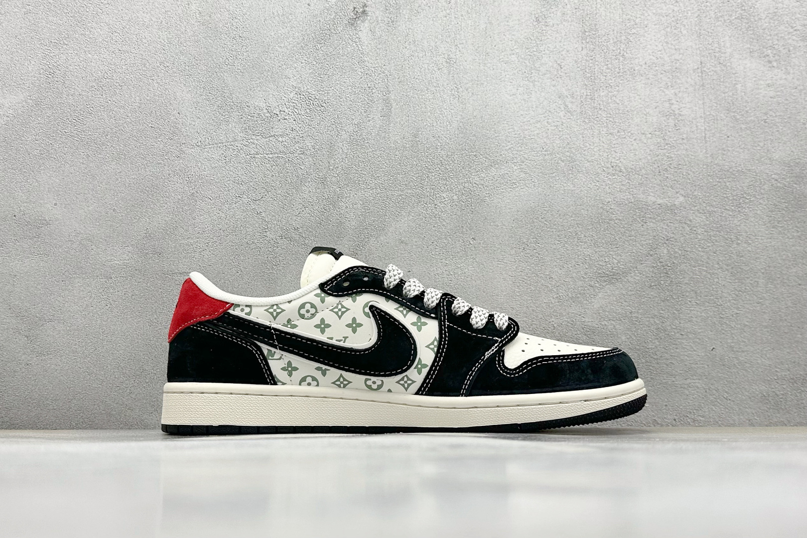 终端放店
XC版 Travis Scott x Fragment Design x Air Jorda