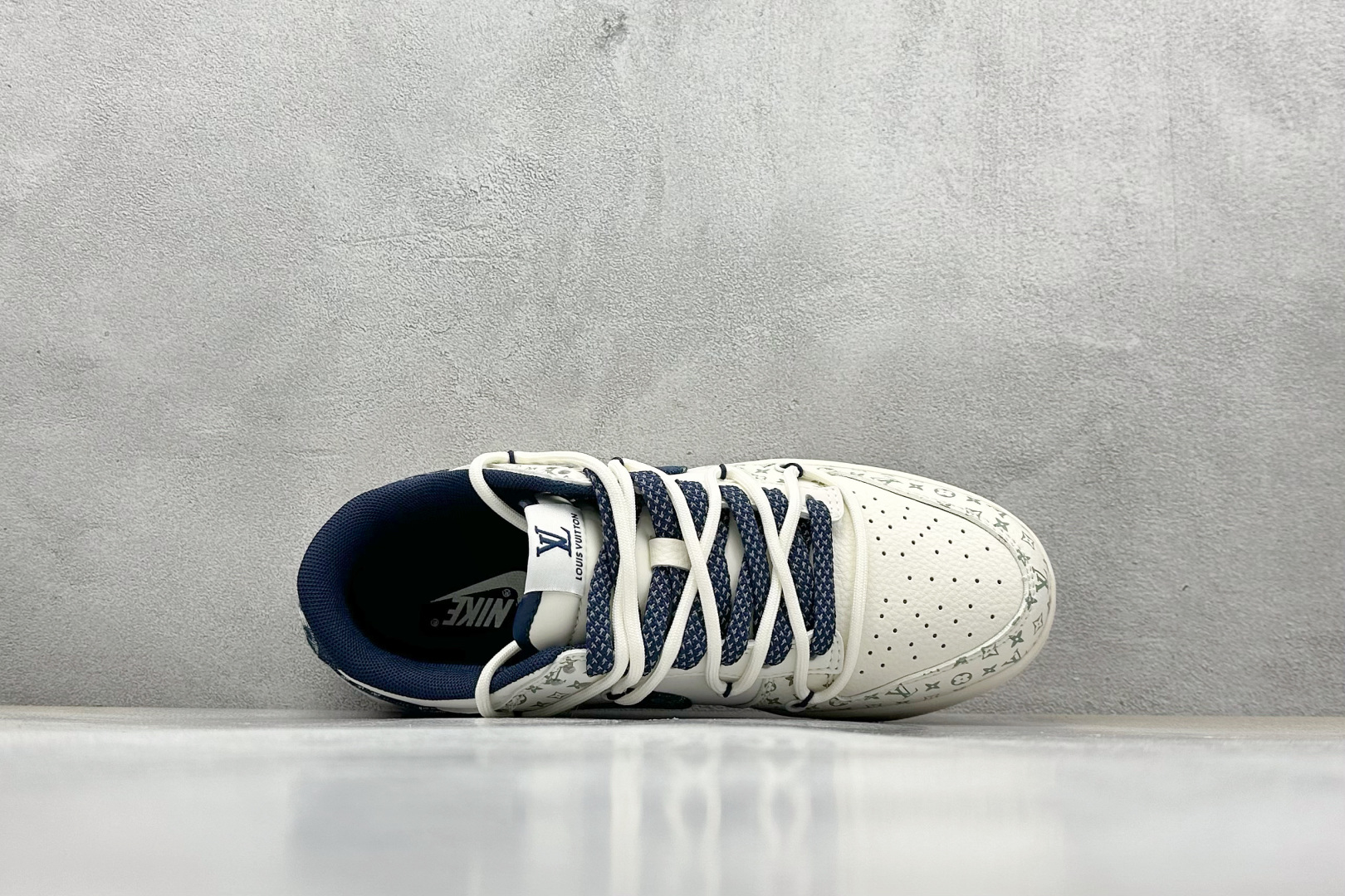  终端放店
XC版 Nike SB Dunk Low LV联名 绑带牛仔蓝勾 周年高端定制 低帮休闲板鞋