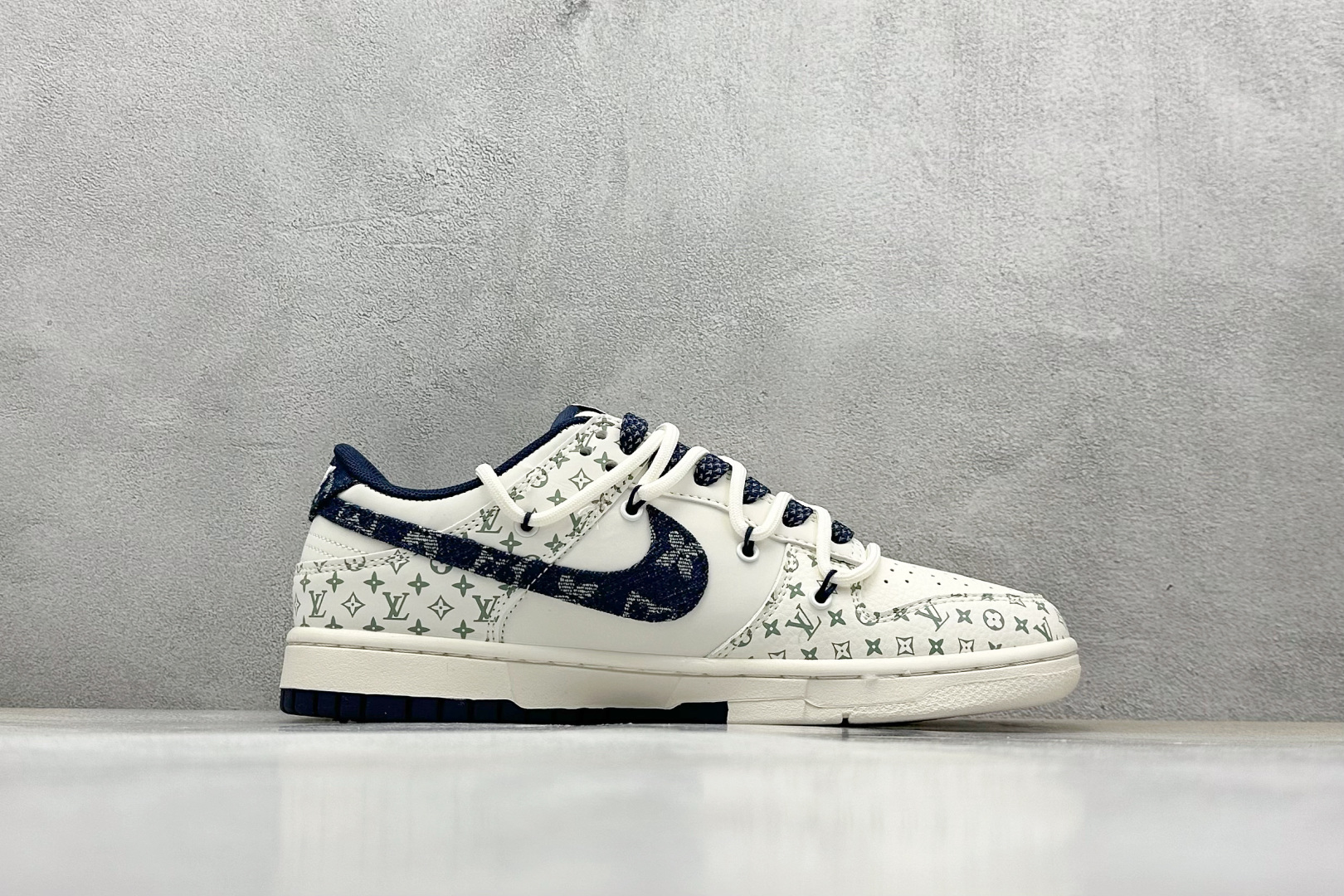  终端放店
XC版 Nike SB Dunk Low LV联名 绑带牛仔蓝勾 周年高端定制 低帮休闲板鞋