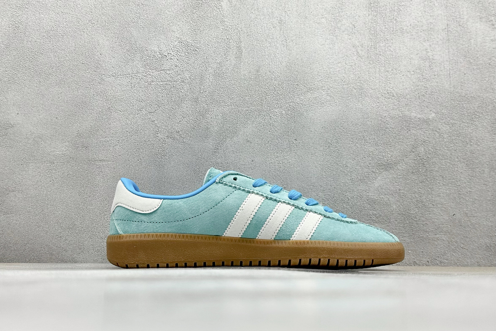 GX版 Adidas Originals Bermuda 绒面麂皮防滑耐磨轻便低帮板鞋 GY7387