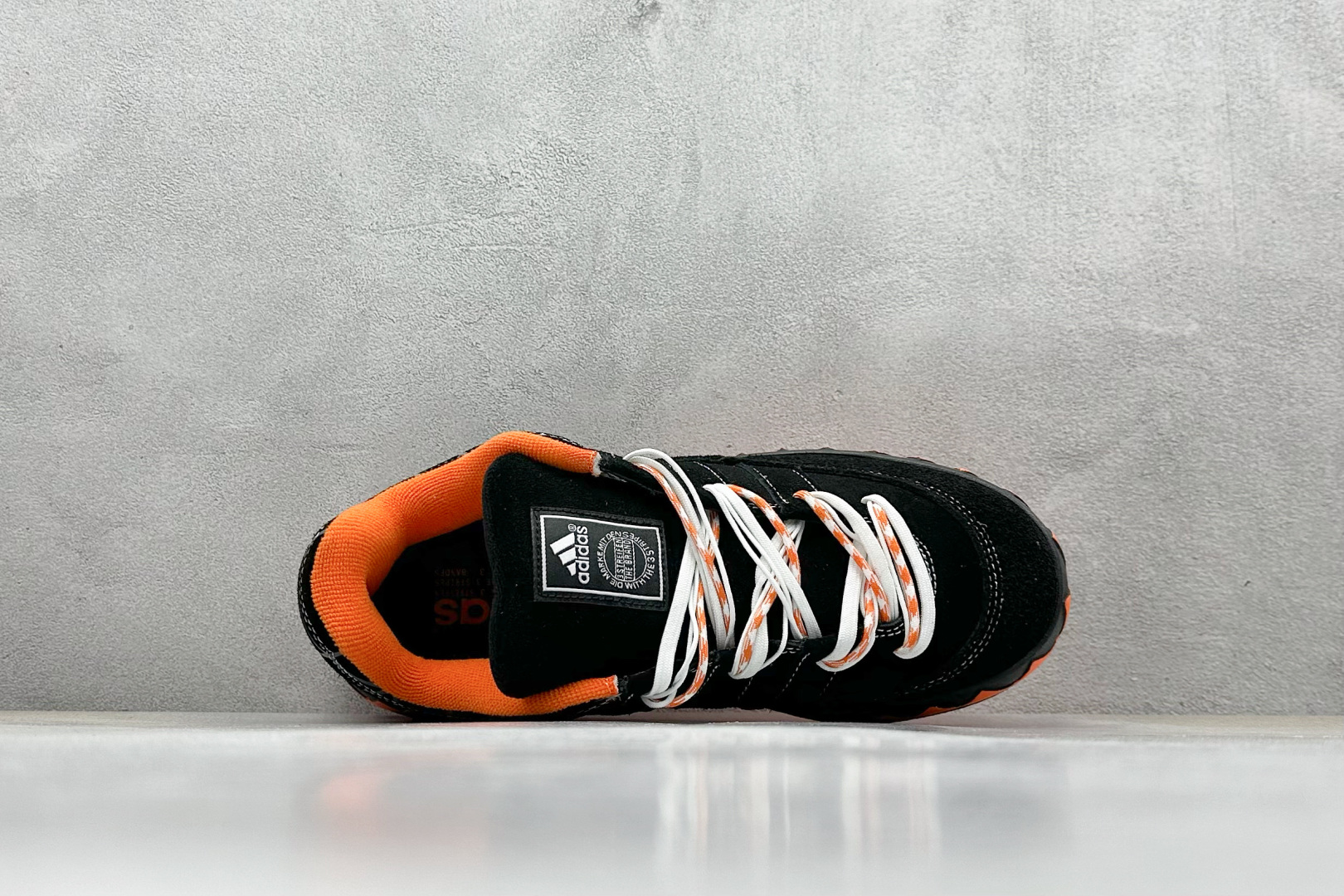 TG版 Adidas Adimatic Low 马蒂奇系列低帮 复古鲨鱼面包鞋运动休闲滑板板鞋 IG4024