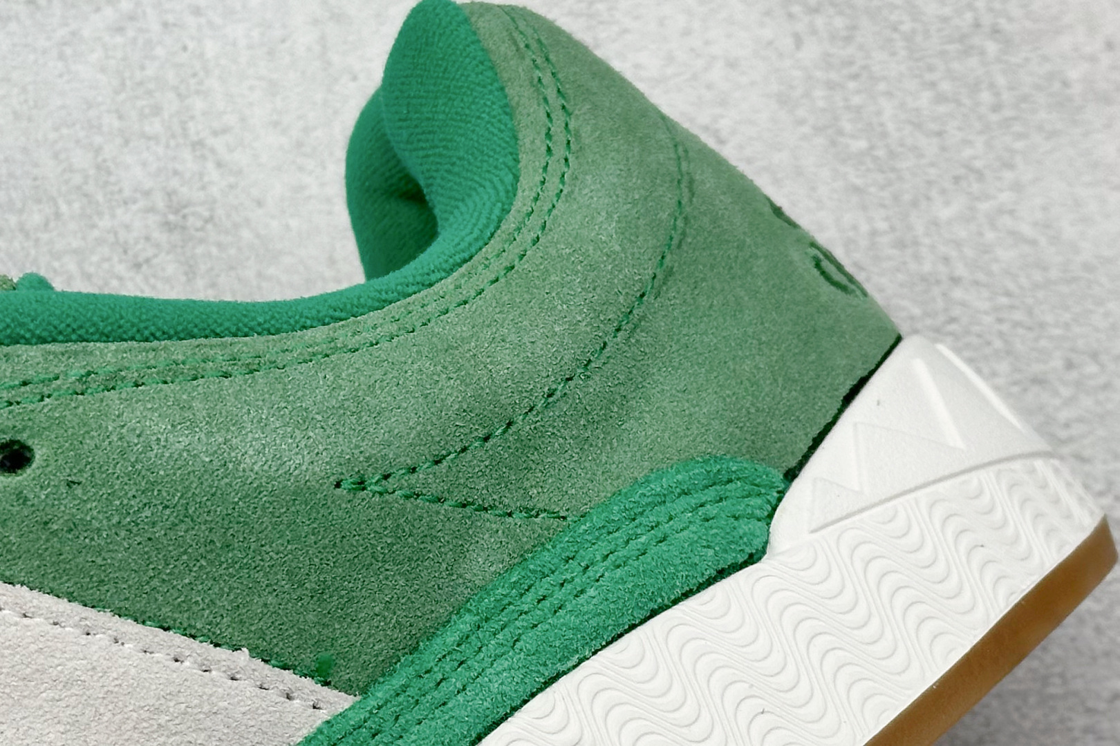 TG版 Adidas Adimatic Low 马蒂奇系列低帮 复古鲨鱼面包鞋运动休闲滑板板鞋 ID8267