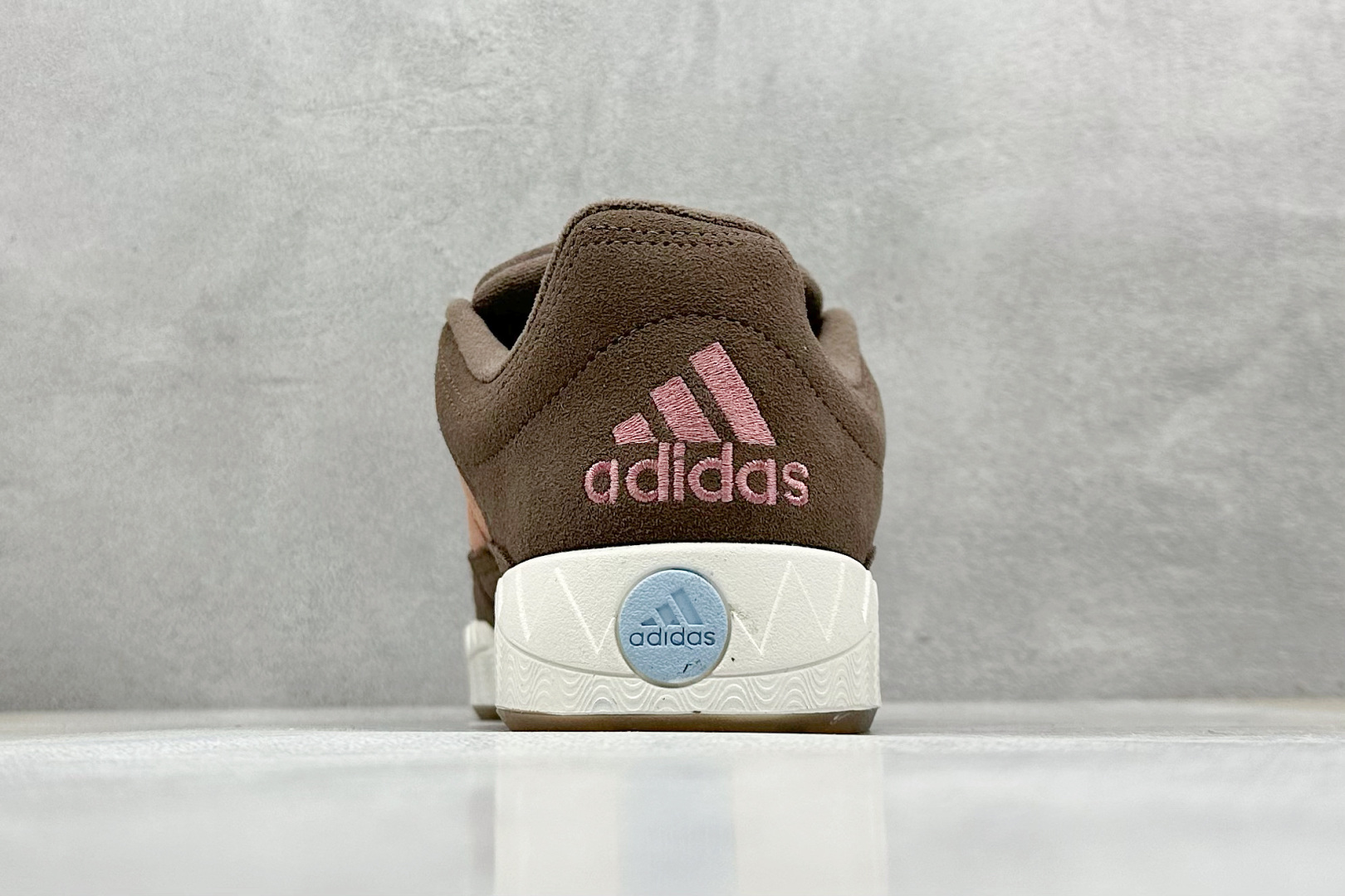 TG版 Adidas Adimatic Low 马蒂奇系列低帮 复古鲨鱼面包鞋运动休闲滑板板鞋 HR0776