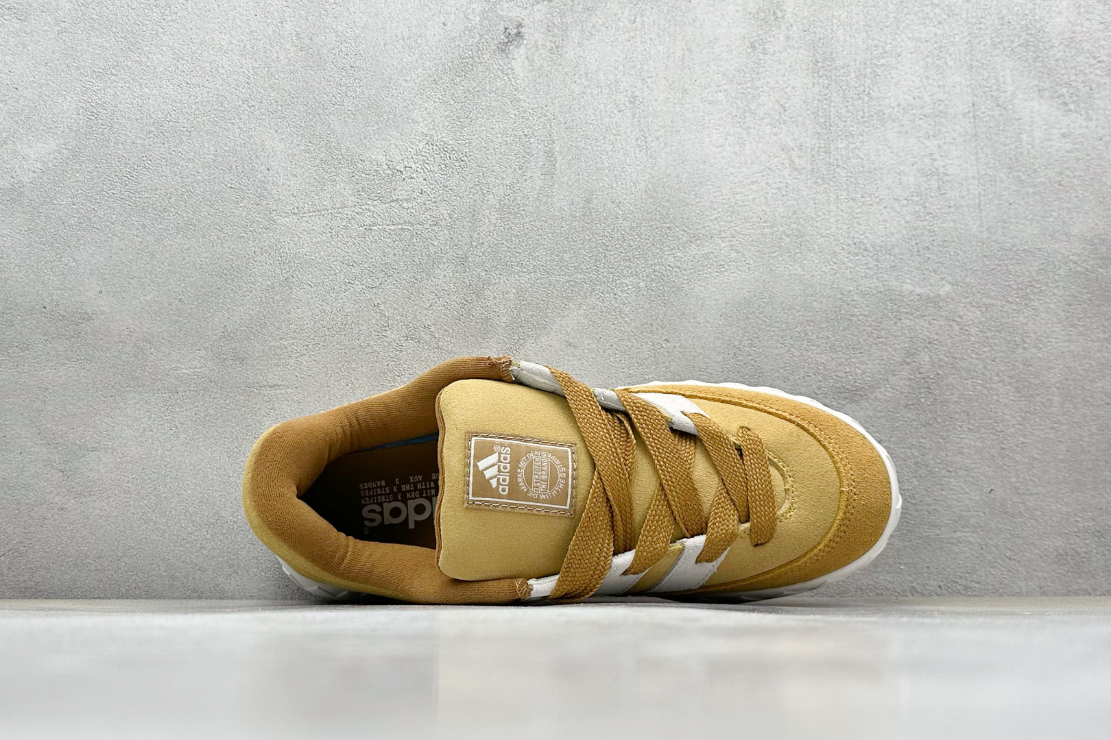 TG版 Adidas Adimatic Low 马蒂奇系列低帮 复古鲨鱼面包鞋运动休闲滑板板鞋 IF8797
