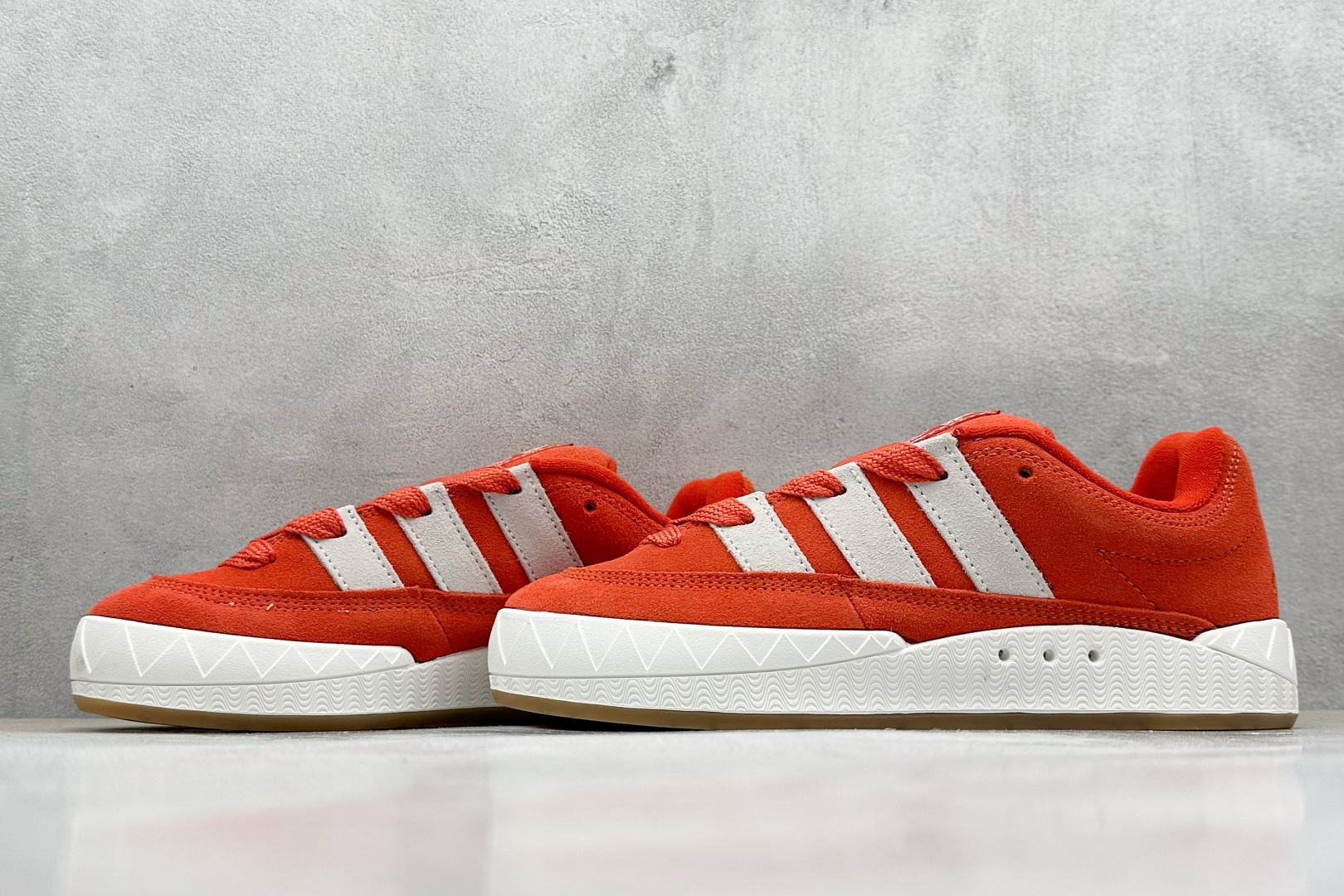 TG版 Adidas Adimatic Low 马蒂奇系列低帮 复古鲨鱼面包鞋运动休闲滑板板鞋 IF8796