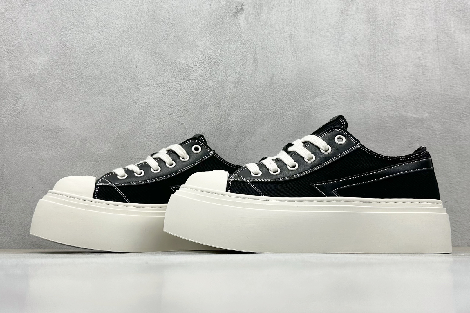 BF版 SMFK 小红书穿搭爆款 国潮当红设计师品牌SMFK Garden Vintage Skate Low 花园系列低帮复古厚底十字花帆布休闲松糕做旧小脏板鞋