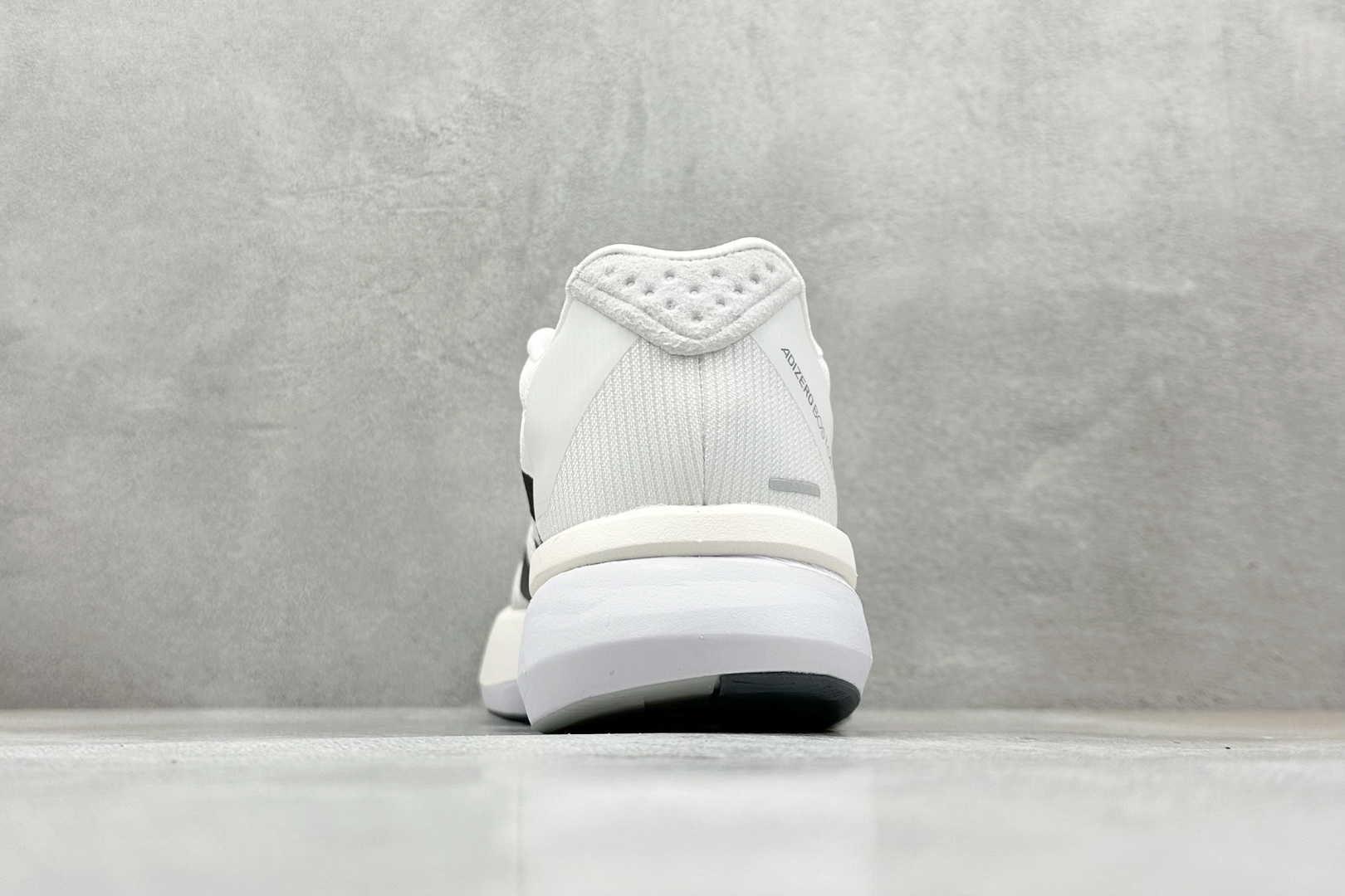 Adidas Adizero Boston 13 轻盈跑鞋 超轻发泡底 缓震透气跑步鞋 JS4939