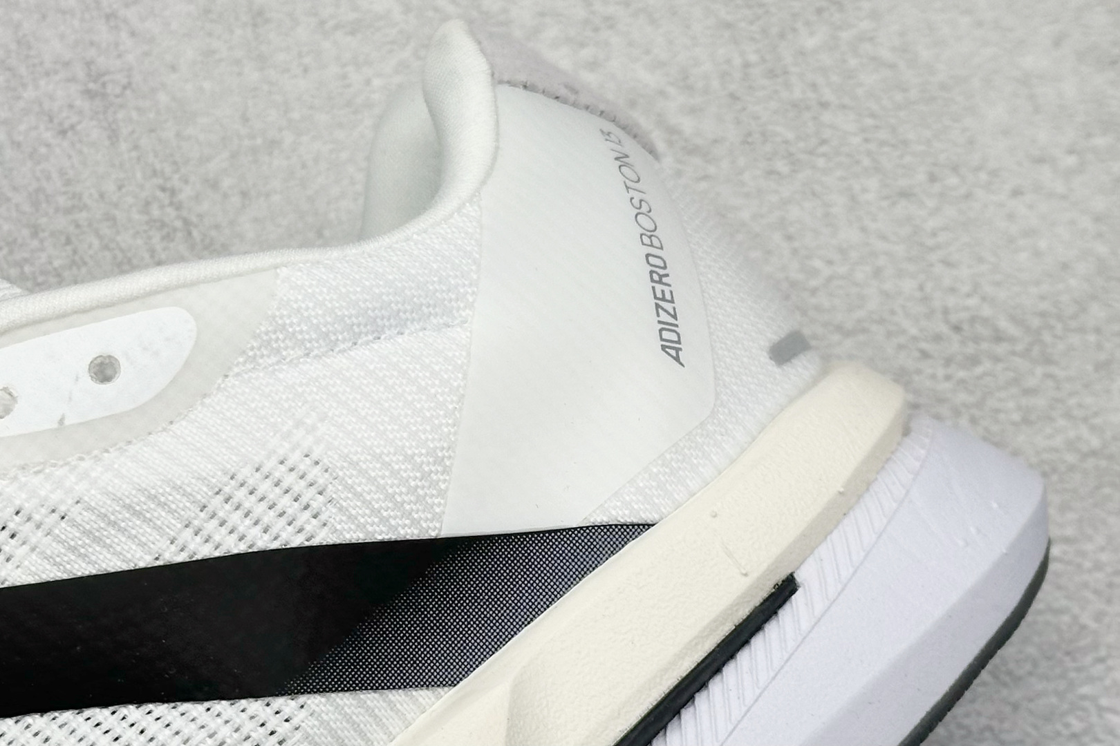 Adidas Adizero Boston 13 轻盈跑鞋 超轻发泡底 缓震透气跑步鞋 JS4939