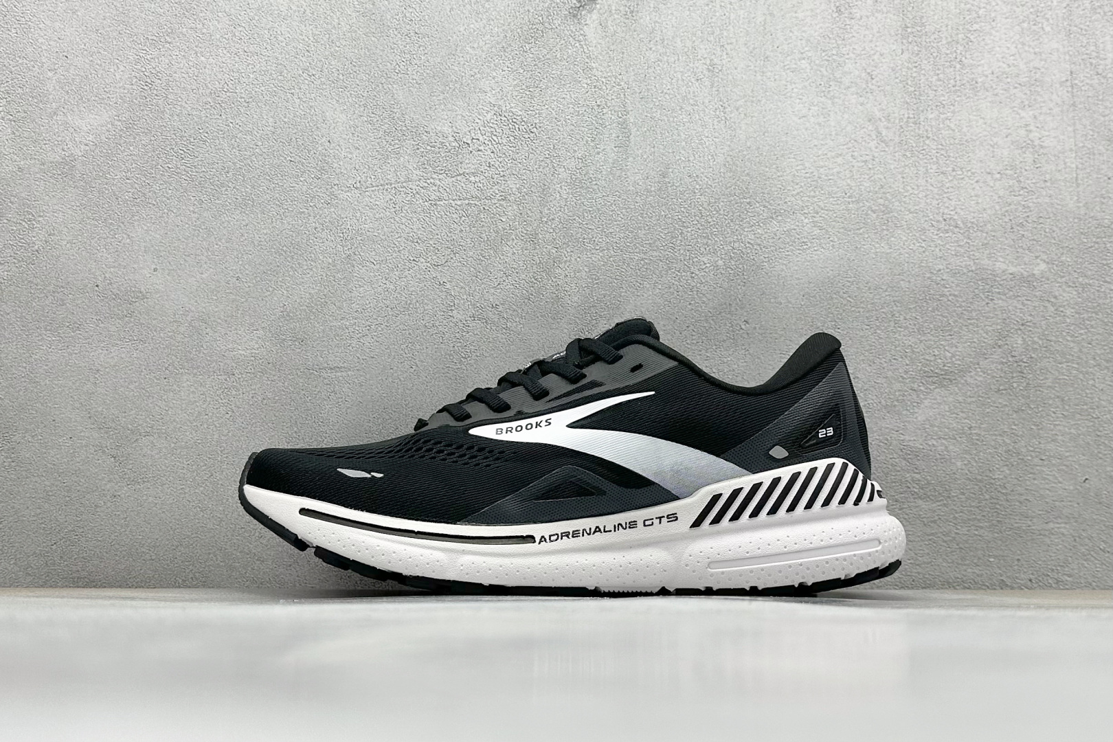 Brooks Adrenaline GTS 23 布鲁克斯网面运动鞋 110391 1D