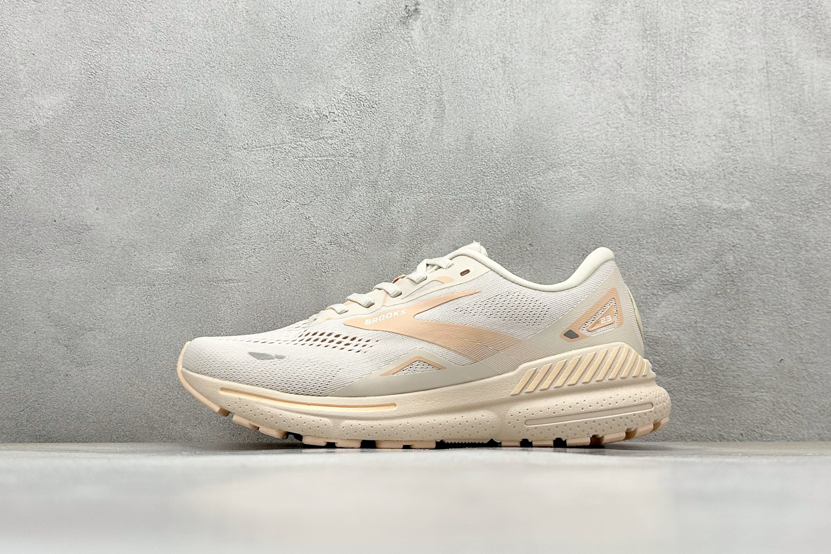 Brooks Adrenaline GTS 23 布鲁克斯网面运动鞋 110391 1D