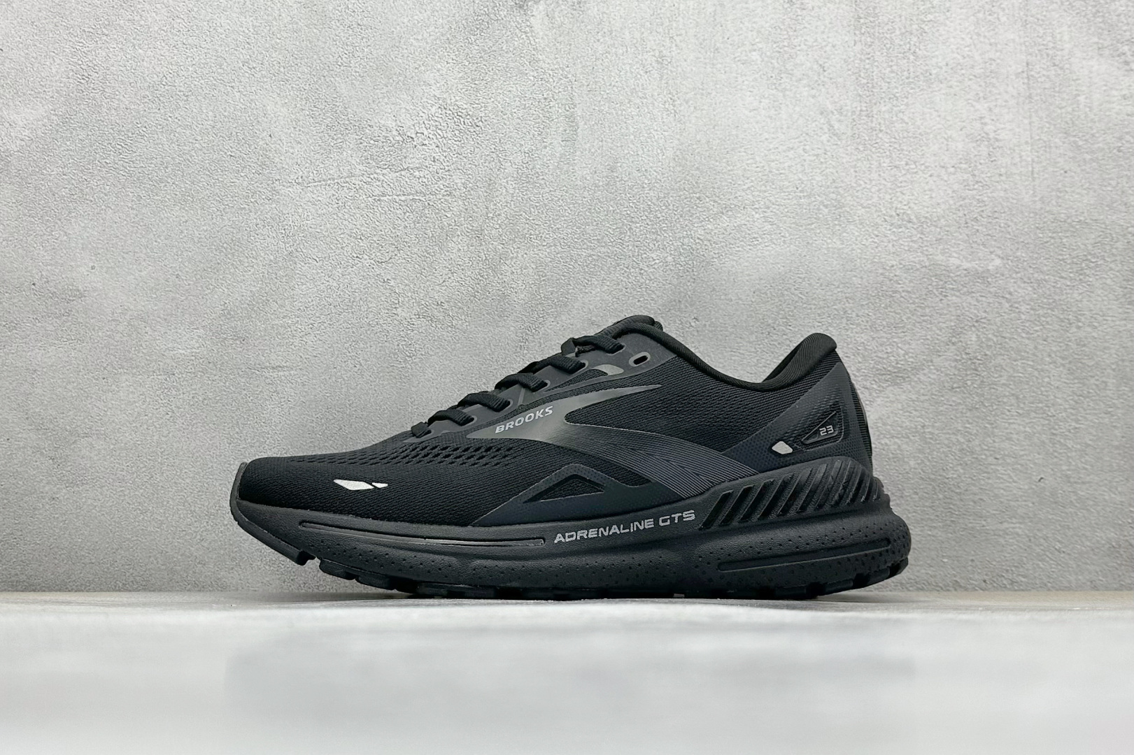 Brooks Adrenaline GTS 23 布鲁克斯网面运动鞋 110391 1D