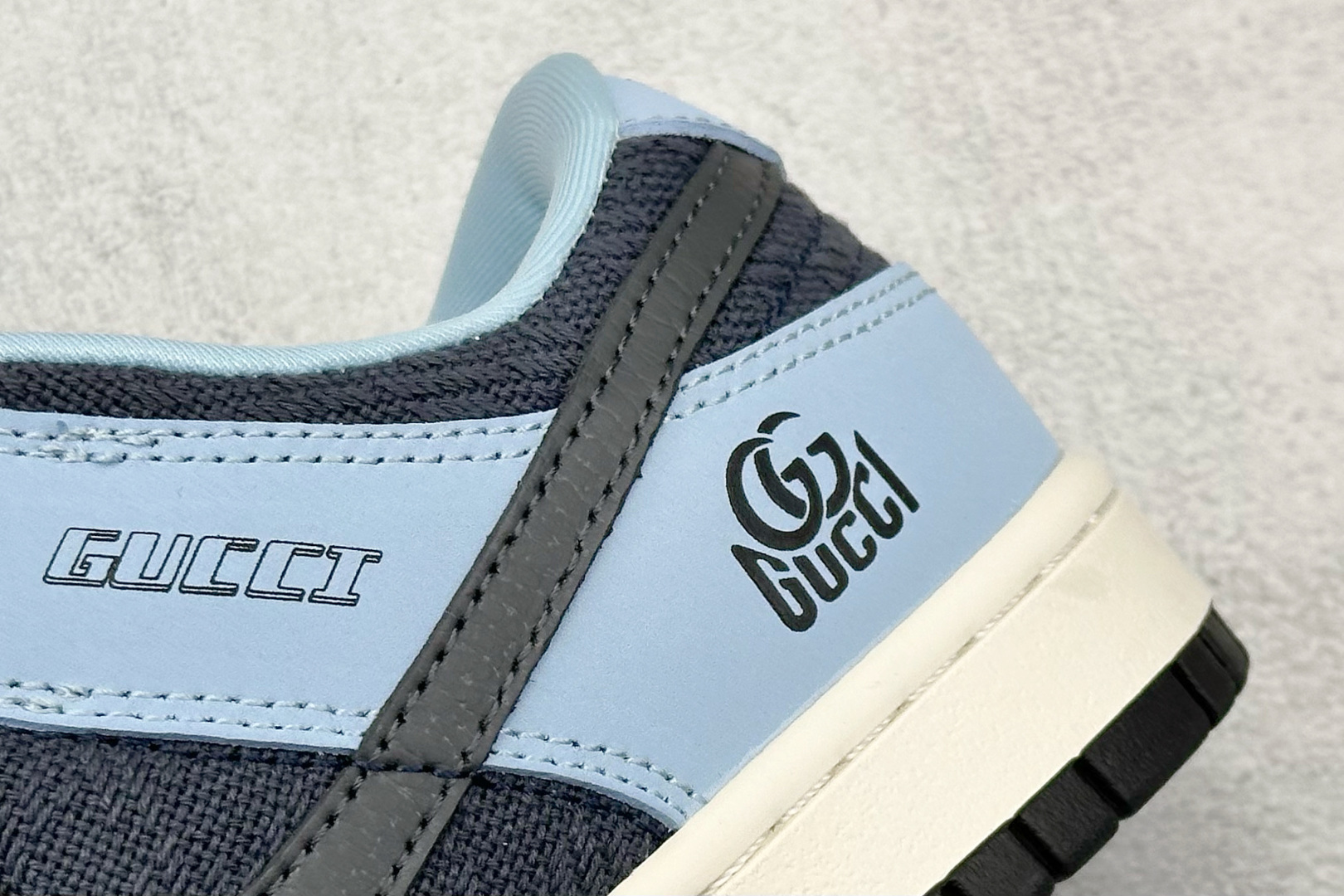  
Nike SB Dunk Low x GUCCI 蓝黑小勾
纯原大厂出品 极力推荐
原装头层材料 独