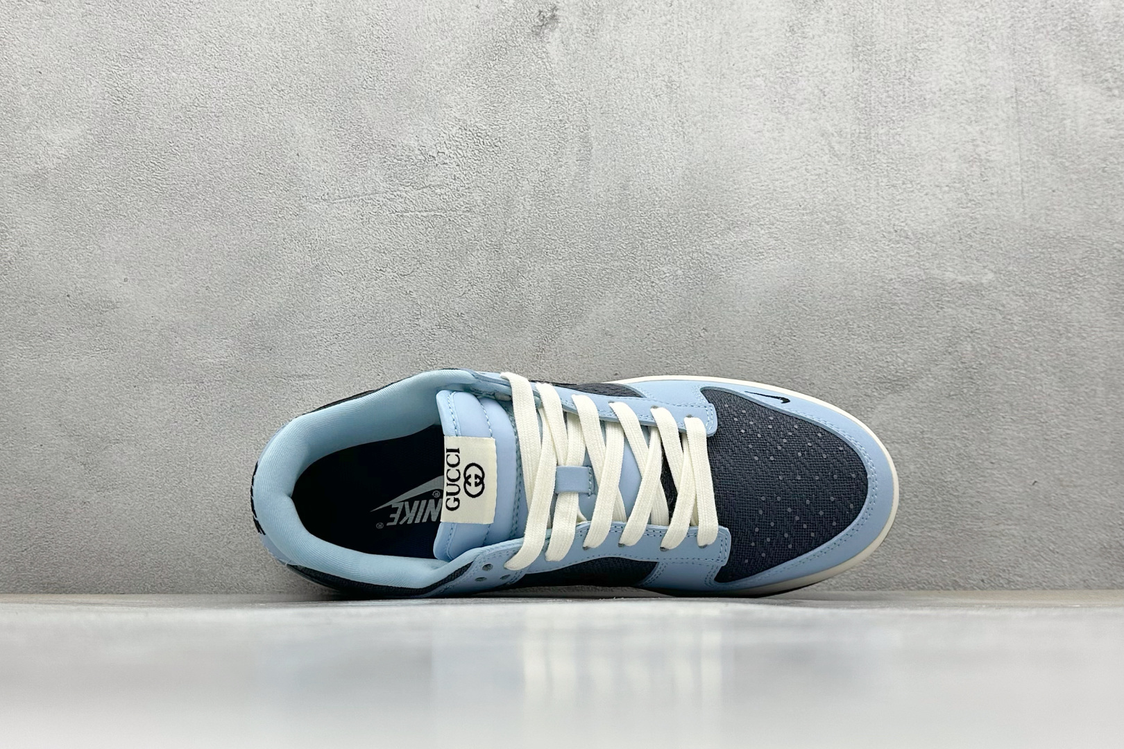  
Nike SB Dunk Low x GUCCI 蓝黑小勾
纯原大厂出品 极力推荐
原装头层材料 独