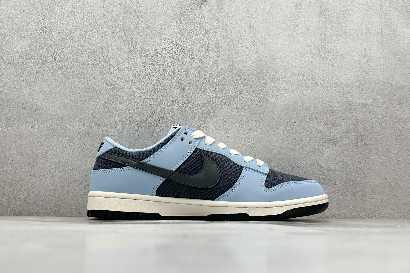  
Nike SB Dunk Low x GUCCI 蓝黑小勾
纯原大厂出品 极力推荐
原装头层材料 独