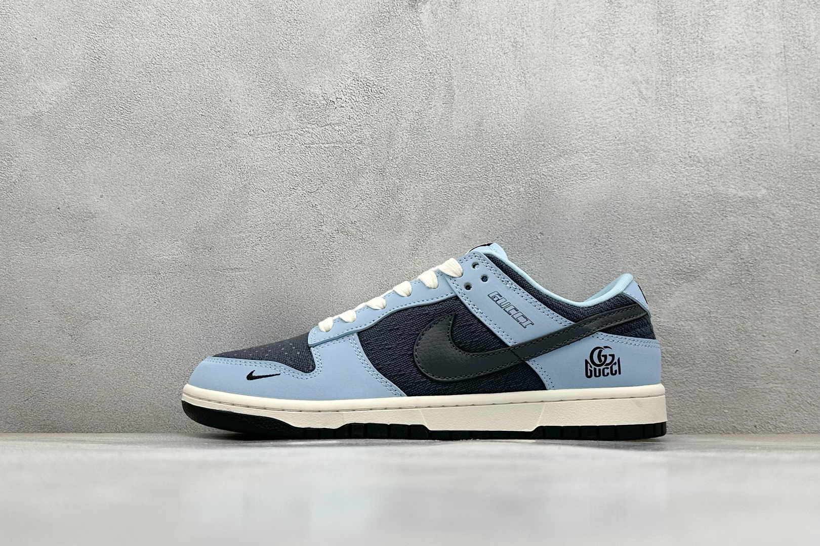 
Nike SB Dunk Low x GUCCI 蓝黑小勾
纯原大厂出品 极力推荐
原装头层材料 独