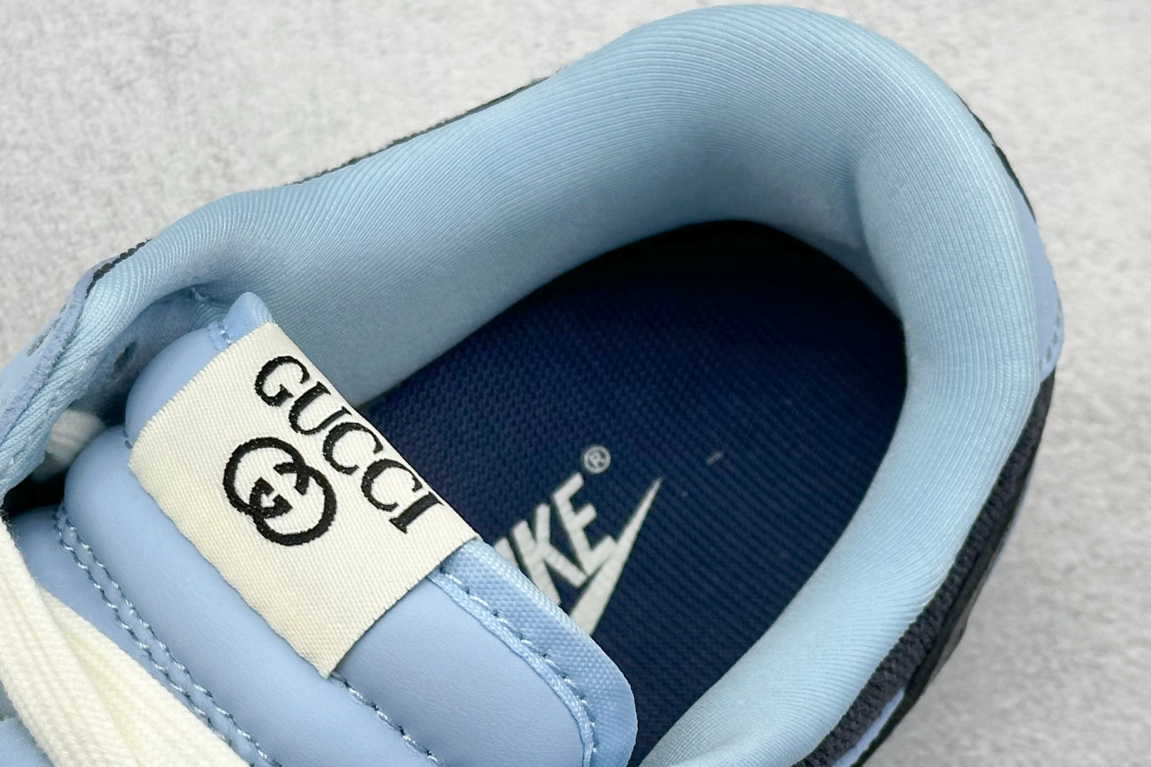  
Nike SB Dunk Low x GUCCI 蓝黑小勾
纯原大厂出品 极力推荐
原装头层材料 独
