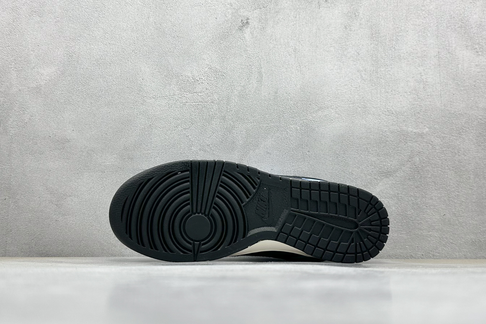  
Nike SB Dunk Low x GUCCI 蓝黑小勾
纯原大厂出品 极力推荐
原装头层材料 独