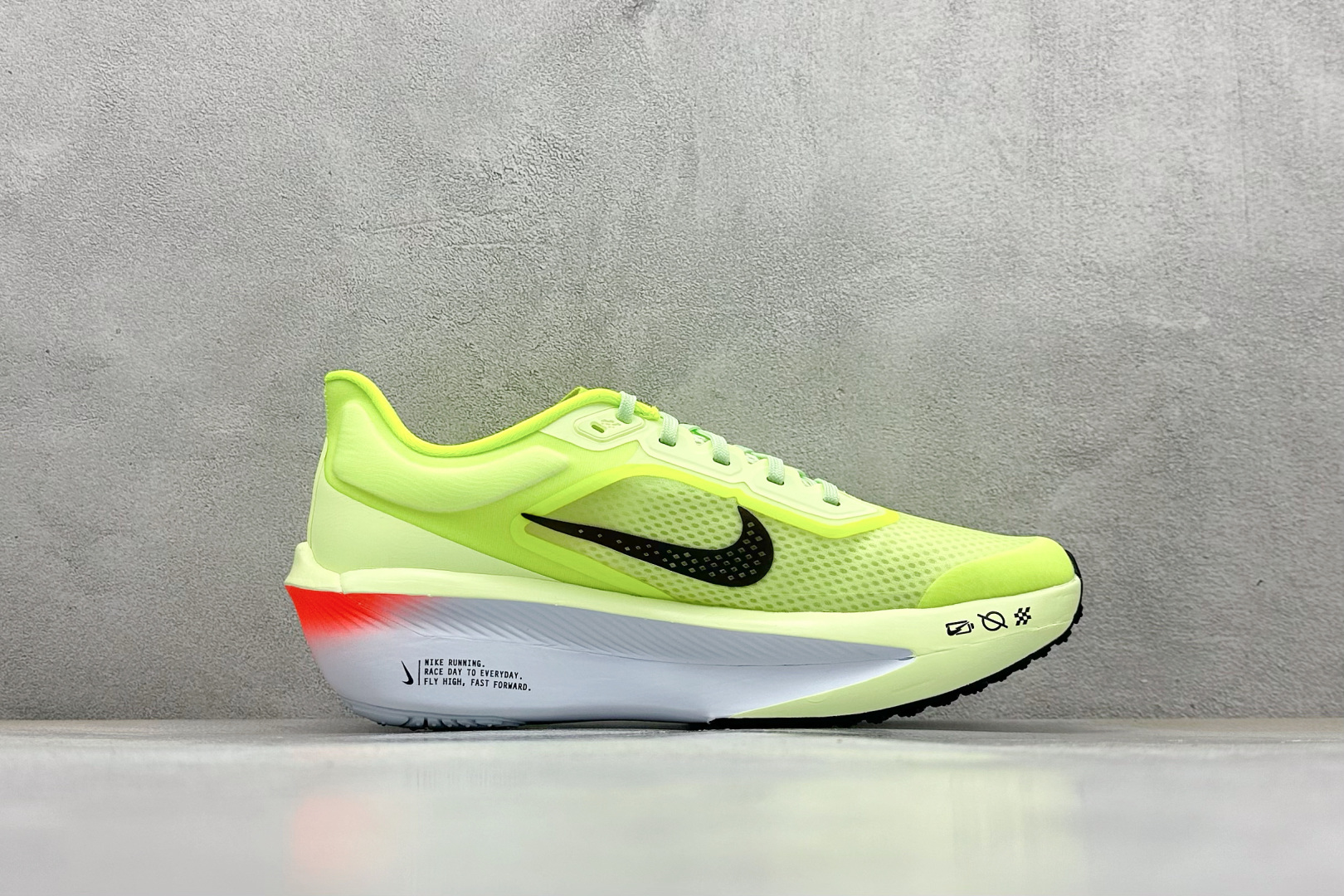  
RS版 NIKE AIR Zoom RIVAL Fly 6 超轻跑步鞋
织物减震轻盈跑步鞋 内置真碳