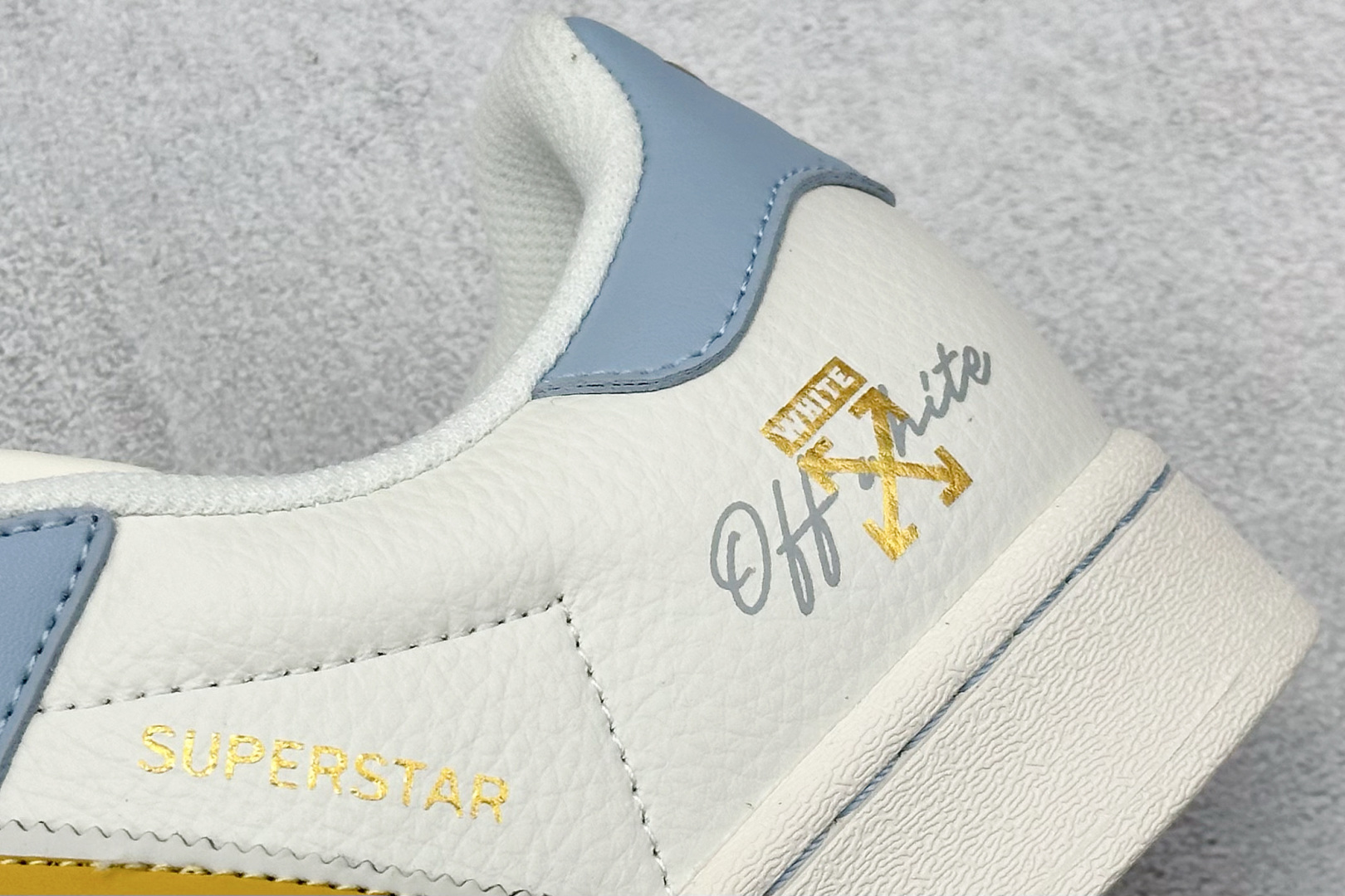  
AD Originals Superstar x OFF-WHITE 白蓝黄
采用全新头层拼接皮革材