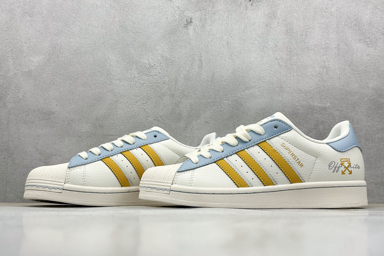  
AD Originals Superstar x OFF-WHITE 白蓝黄
采用全新头层拼接皮革材