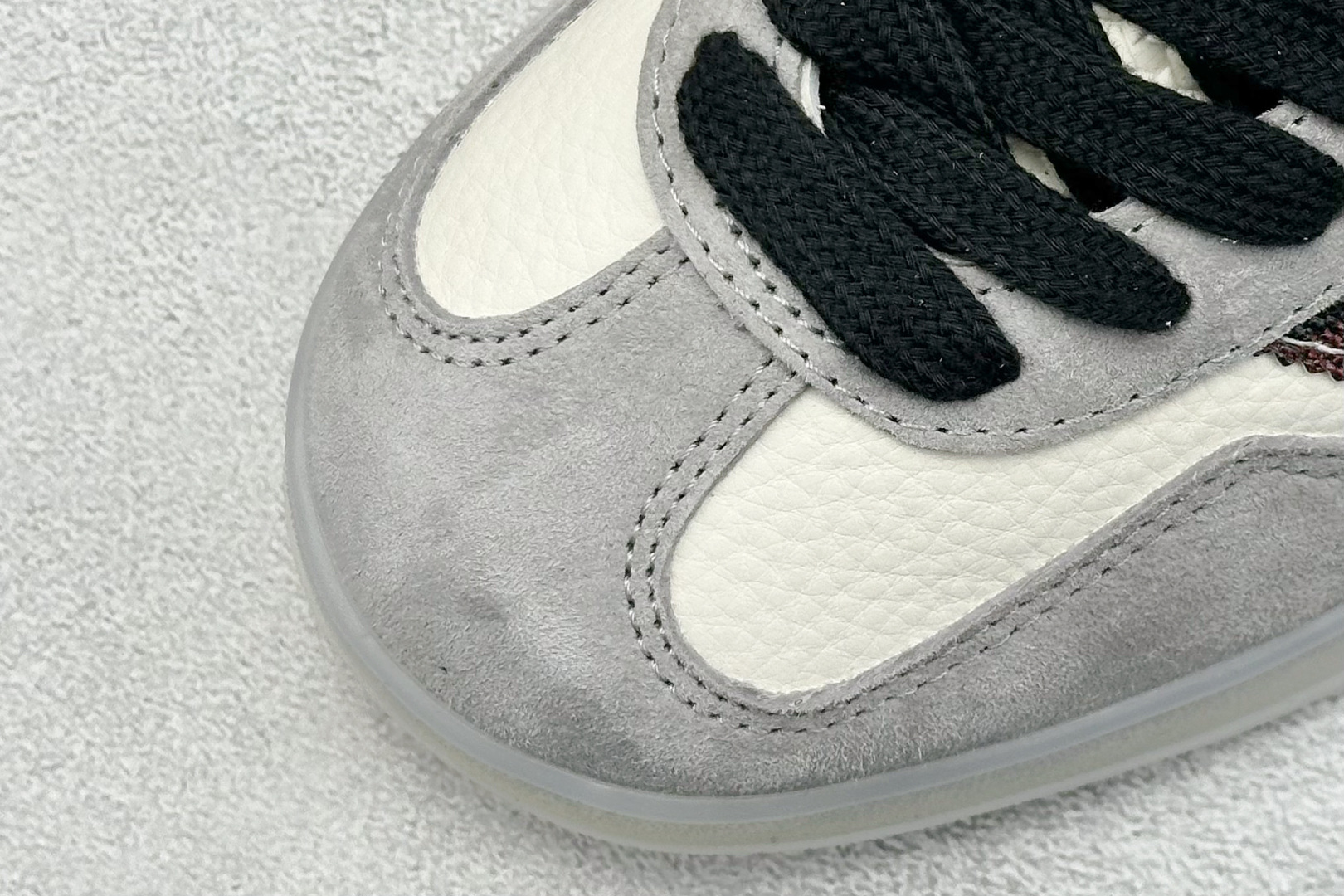 AD Originals Gazelle INdoor x Louis Vuitton 灰白黑 三叶草休闲防滑耐磨低帮板鞋 DM1234-009