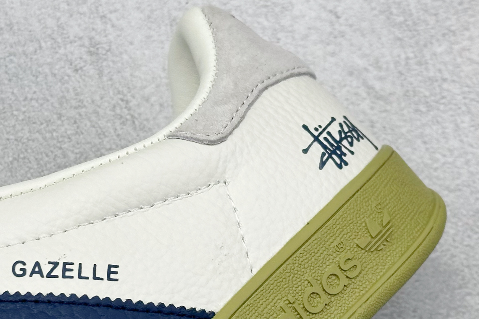 AD Originals Gazelle INdoor x Stussy 三叶草休闲防滑耐磨低帮板鞋 DD6602