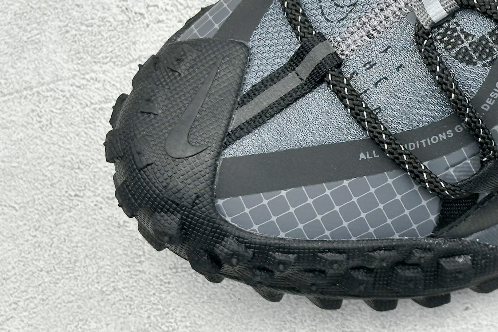 ACG MOUNTAIN LOW GTX SE 复古潮流户外登山鞋防水慢跑鞋
全新来袭 该款沿袭前