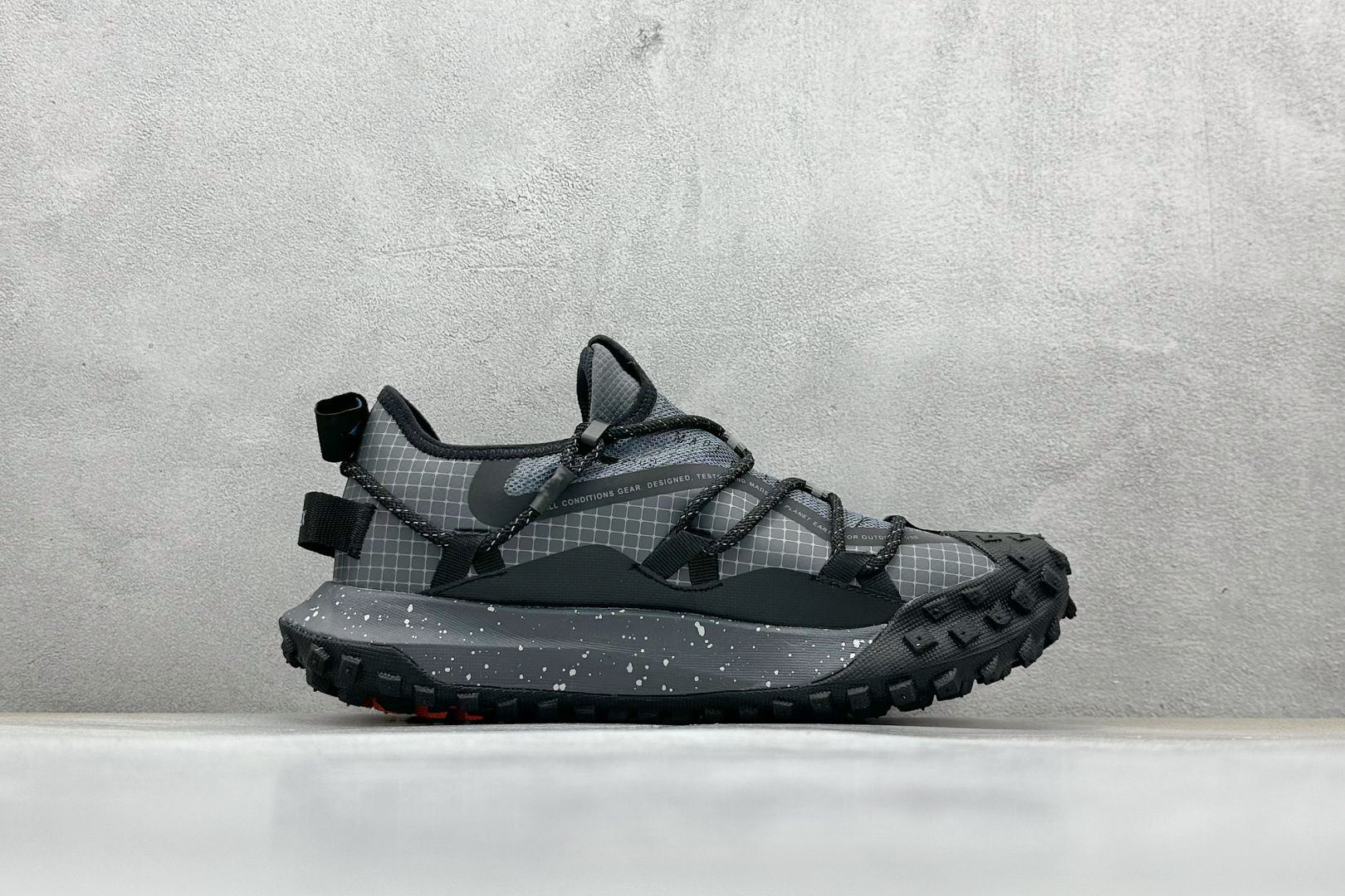 ACG MOUNTAIN LOW GTX SE 复古潮流户外登山鞋防水慢跑鞋
全新来袭 该款沿袭前