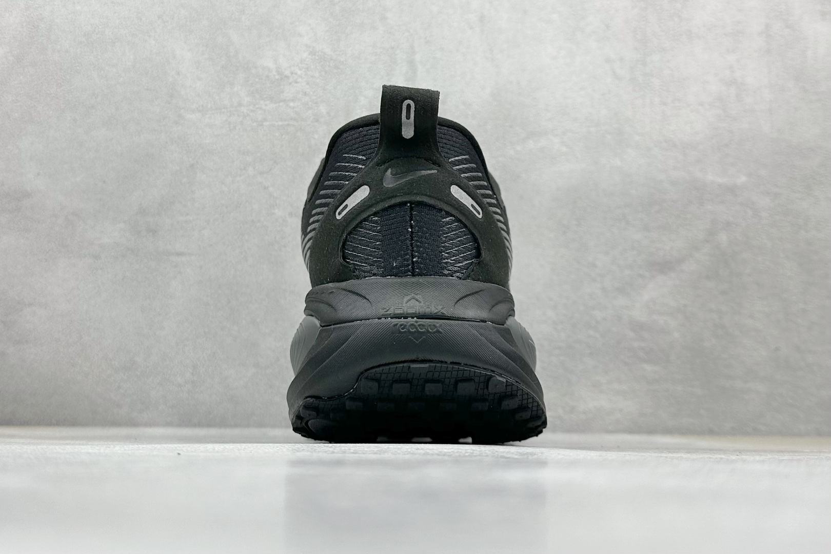 FS版 NK Zoom VOMERO 18 轻量跑鞋 耐克网透面气 训跑练步鞋 HM6803-005