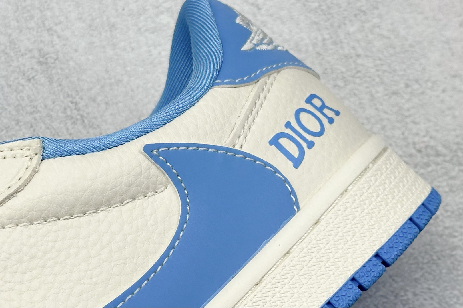 Travis Scott x Fragment Design x Air Jordan 1 Low OG SP AJ1 迪奥联名 天蓝米白 低帮文化休闲板鞋 LD2025-028