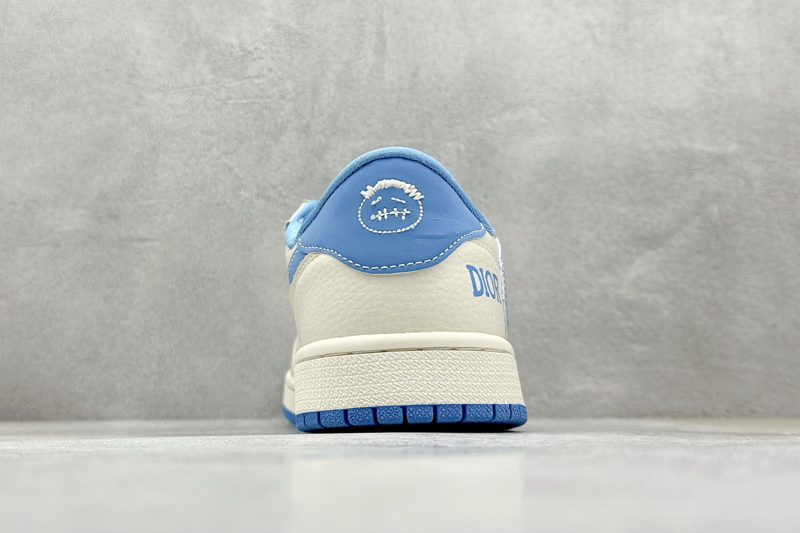 Travis Scott x Fragment Design x Air Jordan 1 Low OG SP AJ1 迪奥联名 天蓝米白 低帮文化休闲板鞋 LD2025-028