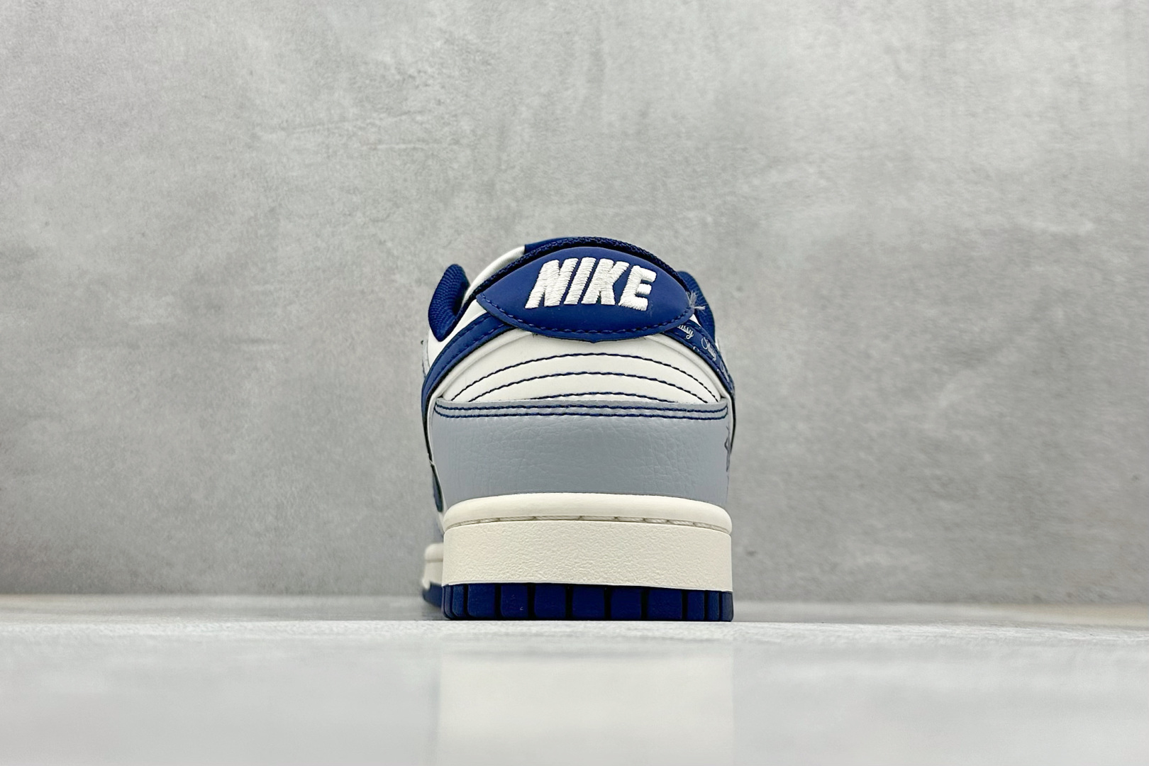 Nike SB Dunk Low 斯图西联名 英文蓝勾 周年高端定制 低帮休闲板鞋 XS6089-595