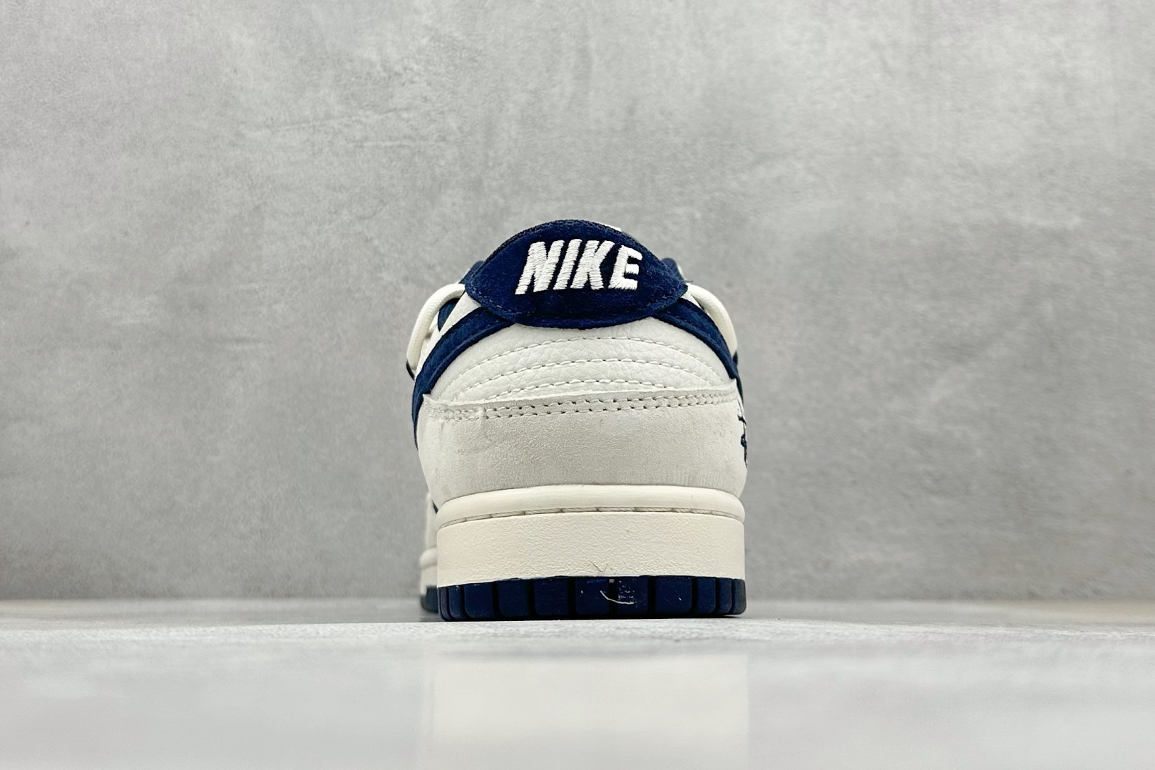 Nike SB Dunk Low 斯图西联名 绑带蓝勾 周年高端定制 低帮休闲板鞋 DM6868-088