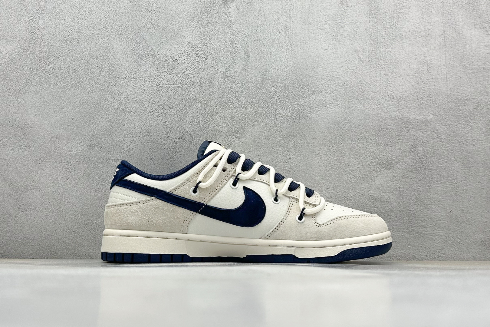 Nike SB Dunk Low 斯图西联名 绑带蓝勾 周年高端定制 低帮休闲板鞋 DM6868-088